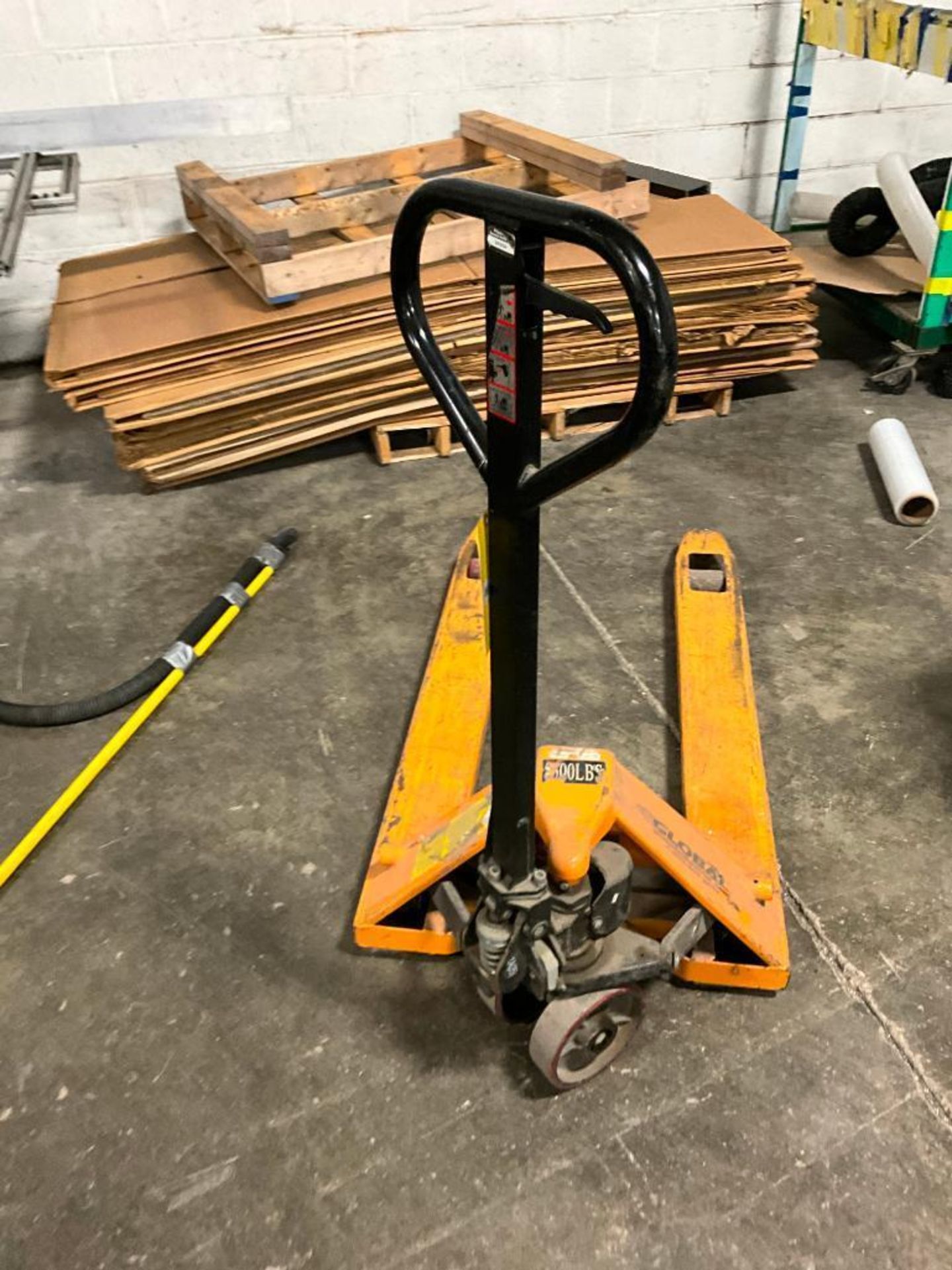 Global Pallet Jack, 5,500 LB. - Image 2 of 5