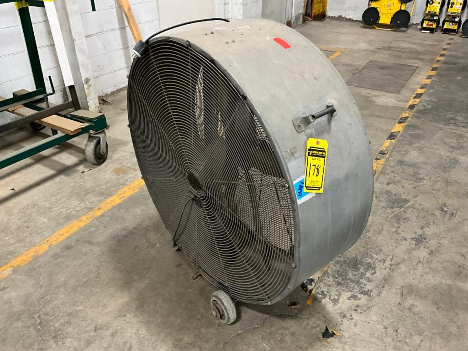 Maxx Air Fan, 42"