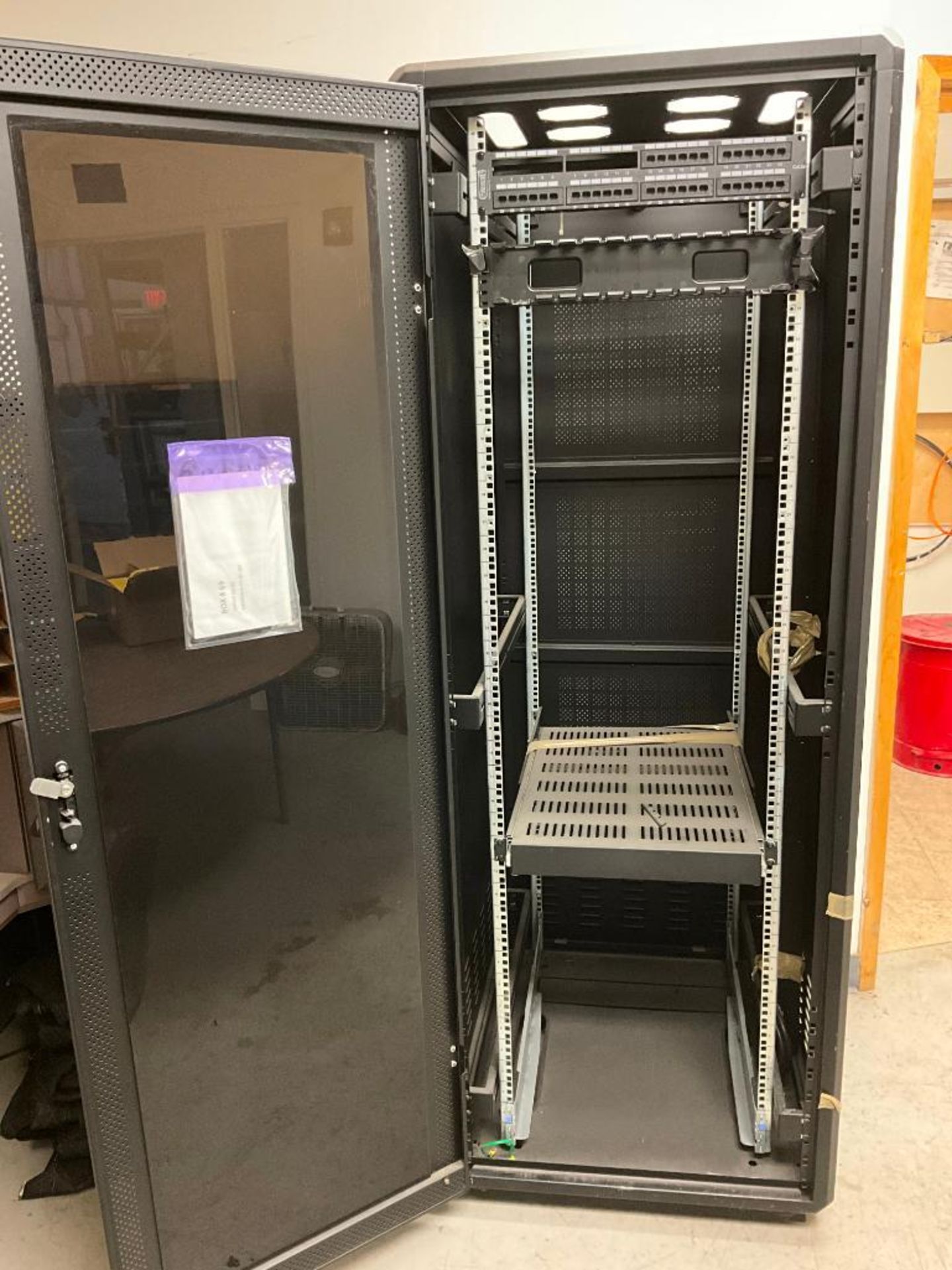 Computer Server Cabinet - Image 4 of 4