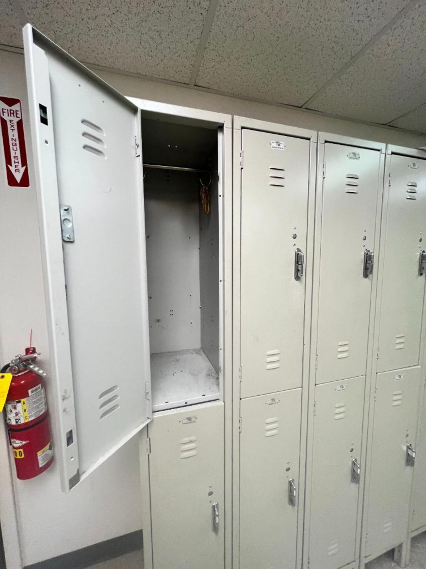 (32) Wesco Lockers ($100 Loading fee will be added to buyers invoice) - Image 3 of 3