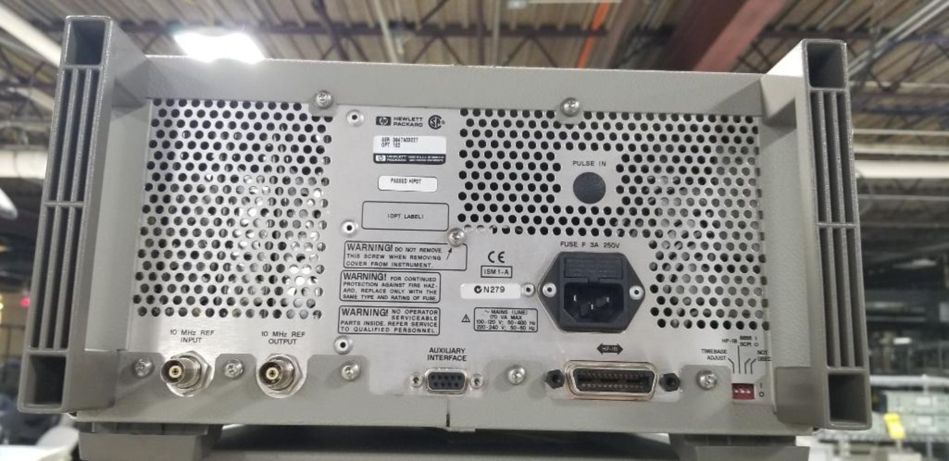 (2x) Hewlett Packard Signal Generators; (1) HP Model 8647A, (1) HP Model 8648A - Image 5 of 5