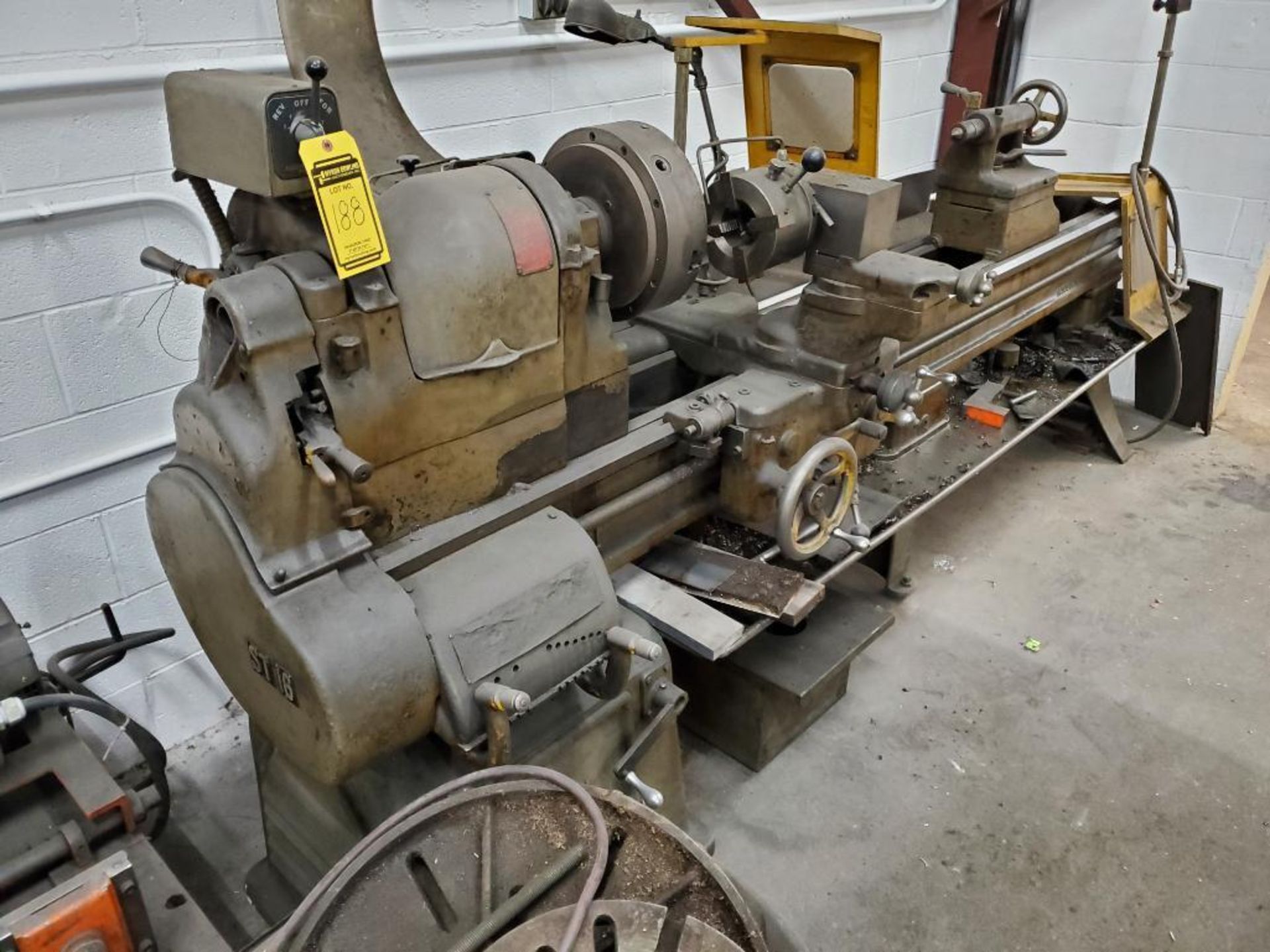 South Bend Horizontal Engine Lathe, 8' Gap Bed, 12" 3-Jaw Chuck, Tailstock, Cross Slide, Toolpost w/ - Image 4 of 11