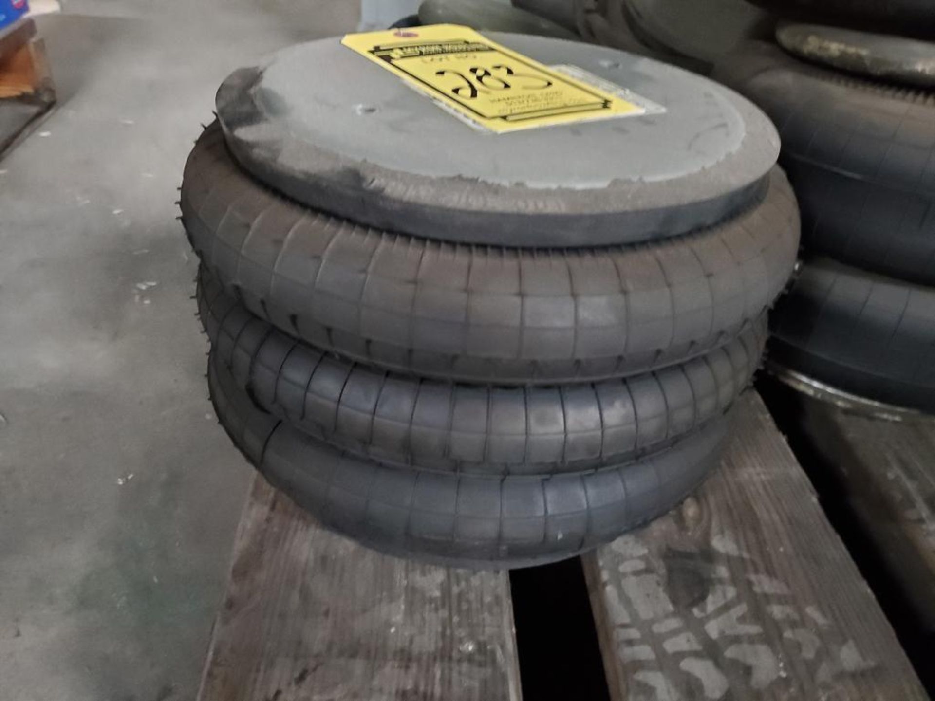 Pallet of Goodyear & Assorted Brake/Suspension Air Bags - Image 3 of 5