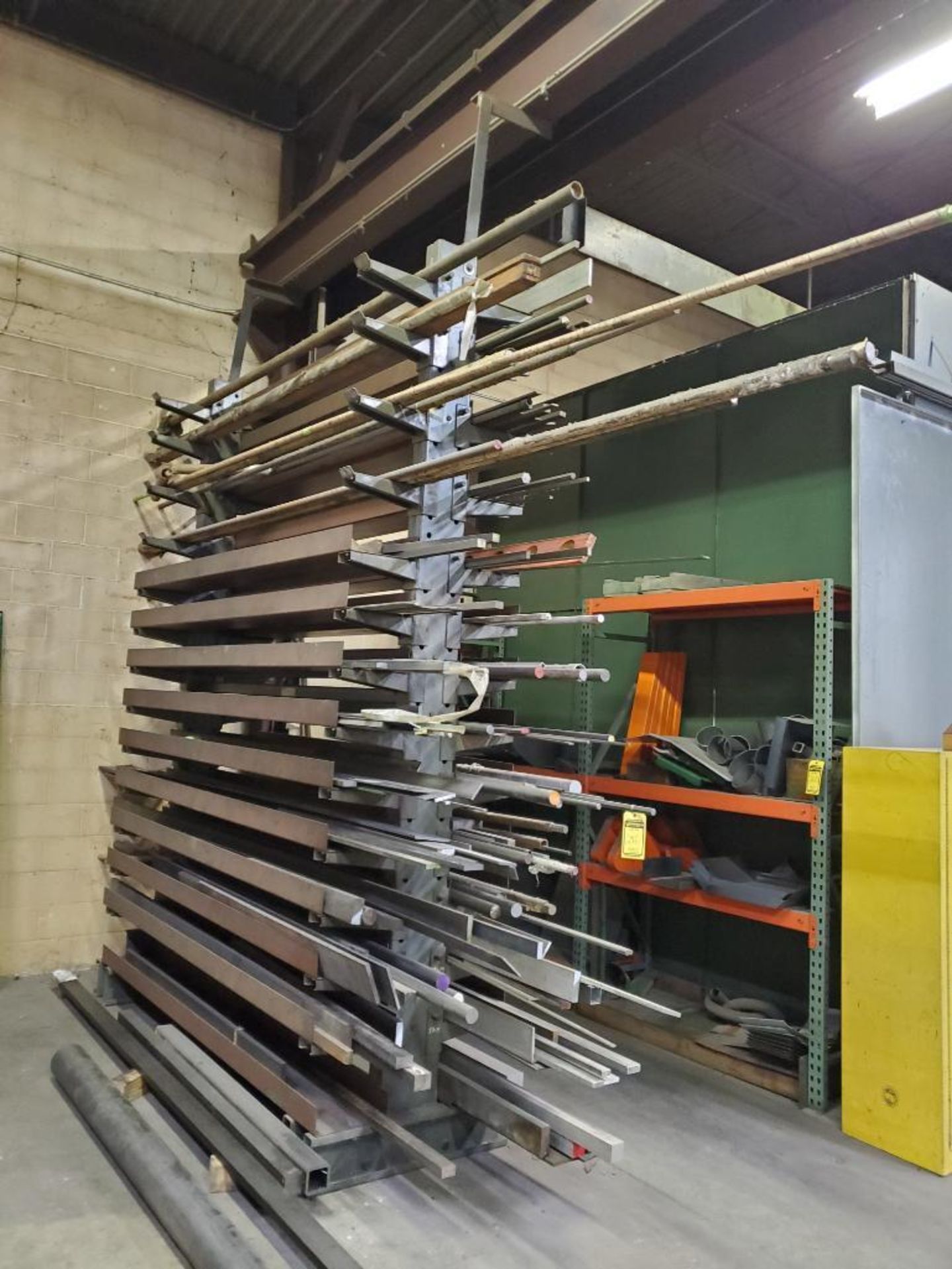 Cantilever Rack w/ Cold Roll Steel Bar, Plate, Round, & Assorted Stock - Image 2 of 12