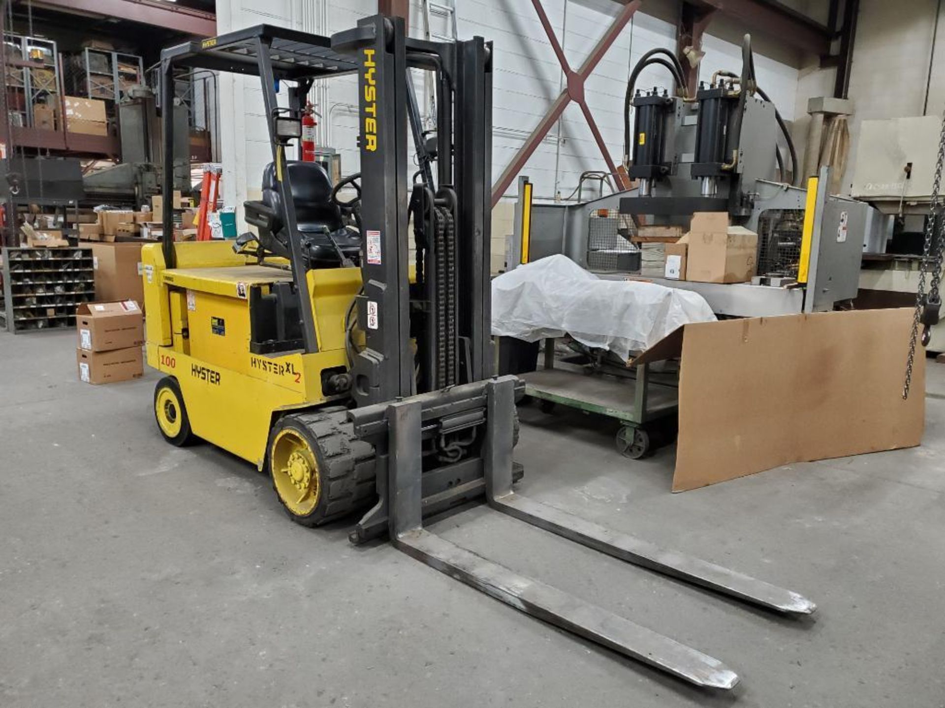 Hyster 10,000 LB. Electric Forklift, 36V, Model E100XLS, S/N C098V04767, 136" Lift Height, 90" 2-Sta - Image 2 of 12