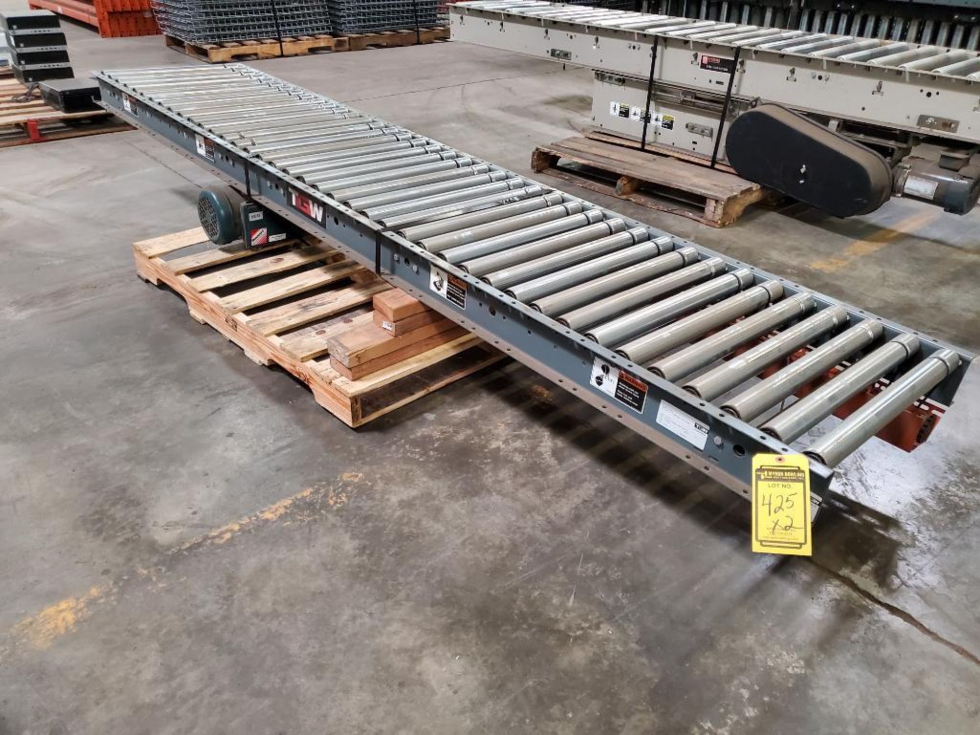 (2x) TGW Motor Conveyor, 21-1/2" Rollers ($20 Loading fee will be added to buyers invoice) - Image 2 of 2