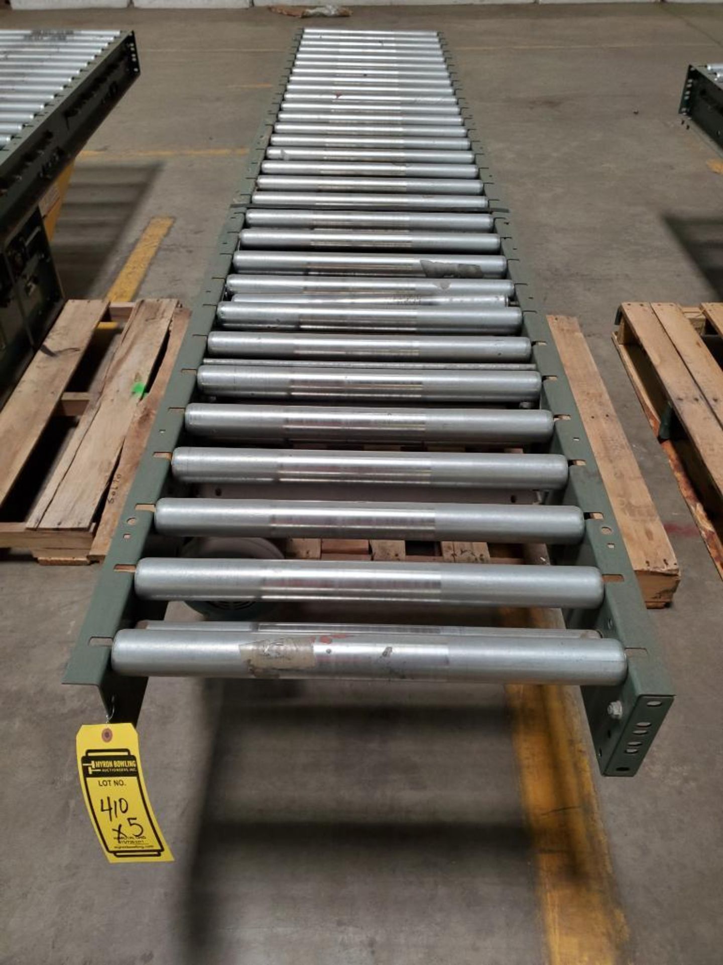 (5x) Hytrol Motor Conveyor, 20-1/2" & 26-1/2" Rollers ($25 Loading fee will be added to buyers invoi - Image 5 of 5