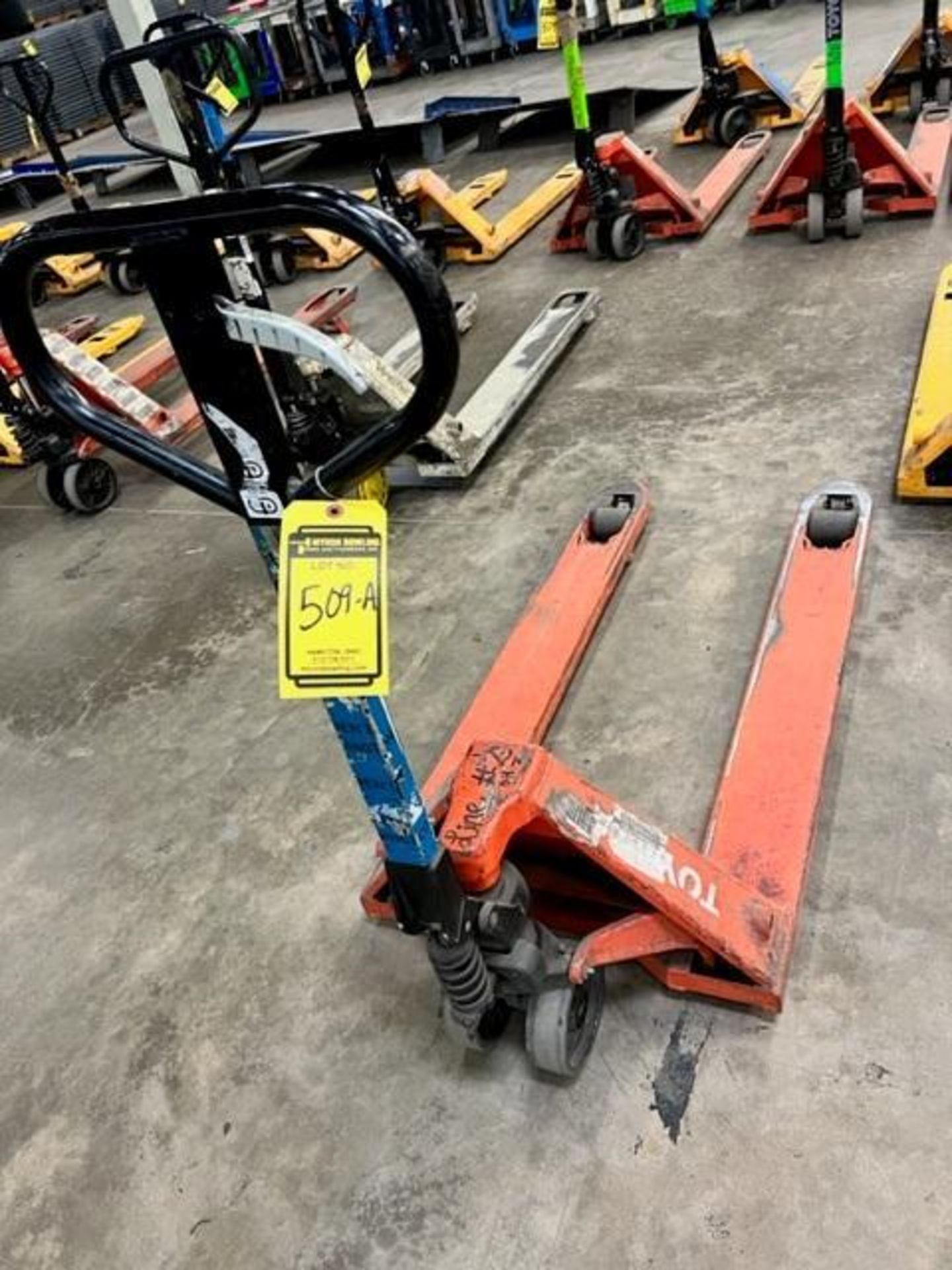 Toyota 5,500 LB. Pallet Jack ($10 Loading fee will be added to buyers invoice) - Image 2 of 2