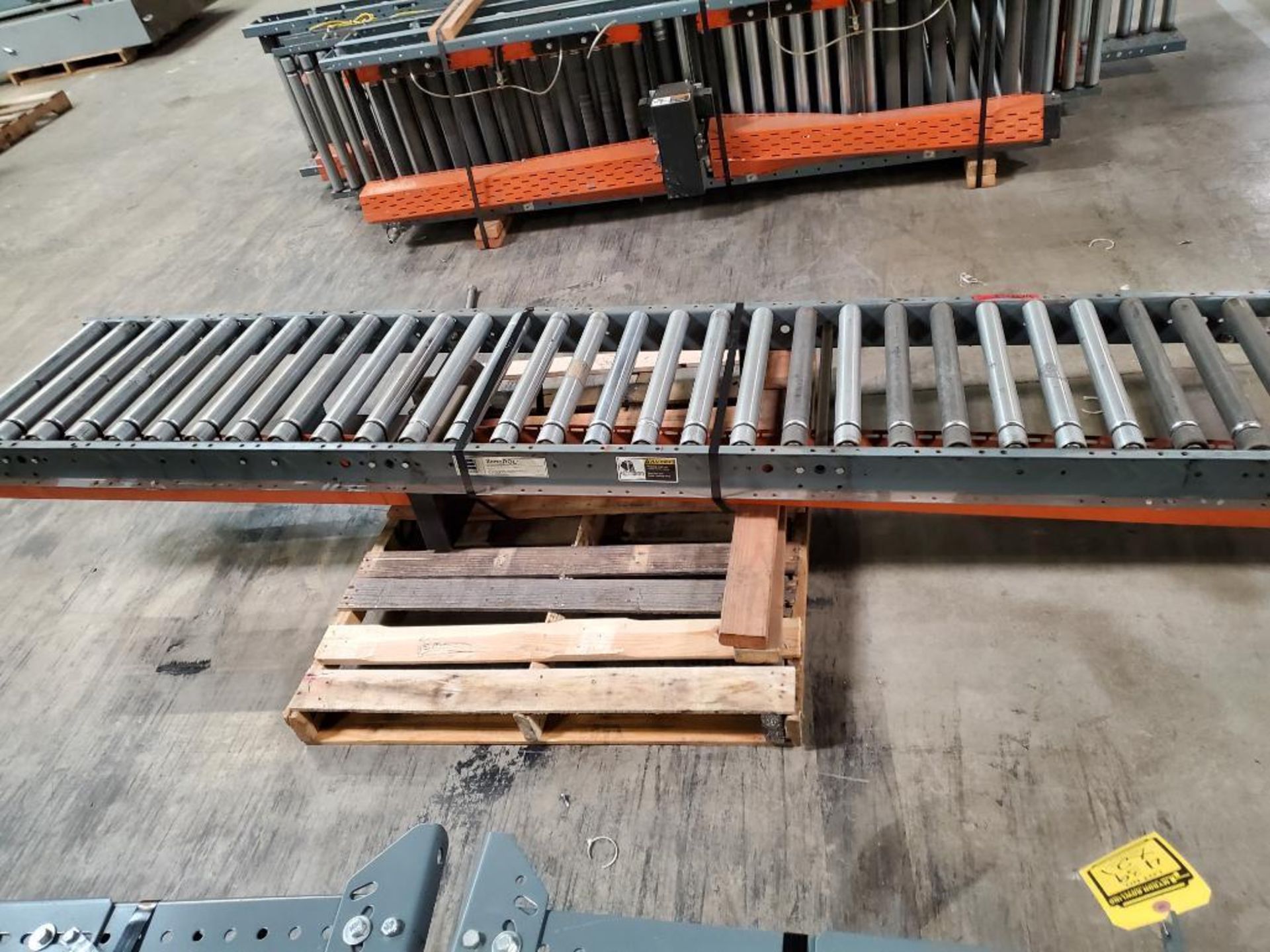 (4x) TGW Motor Conveyor, 21-1/2" Rollers ($25 Loading fee will be added to buyers invoice) - Image 4 of 4