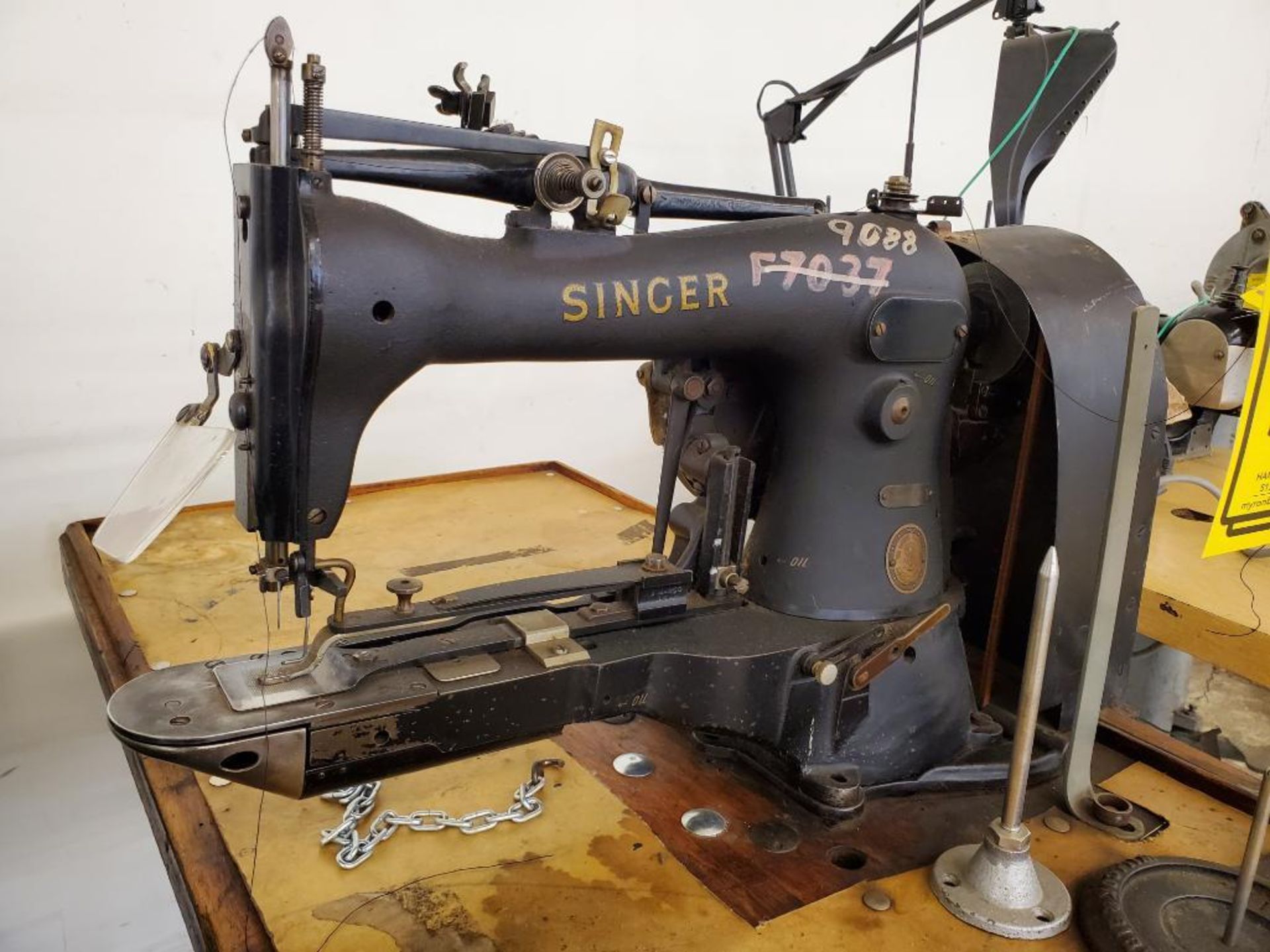 Singer Sewing Machine, Model 114-31 ($25 Loading fee will be added to buyers invoice) - Image 2 of 9