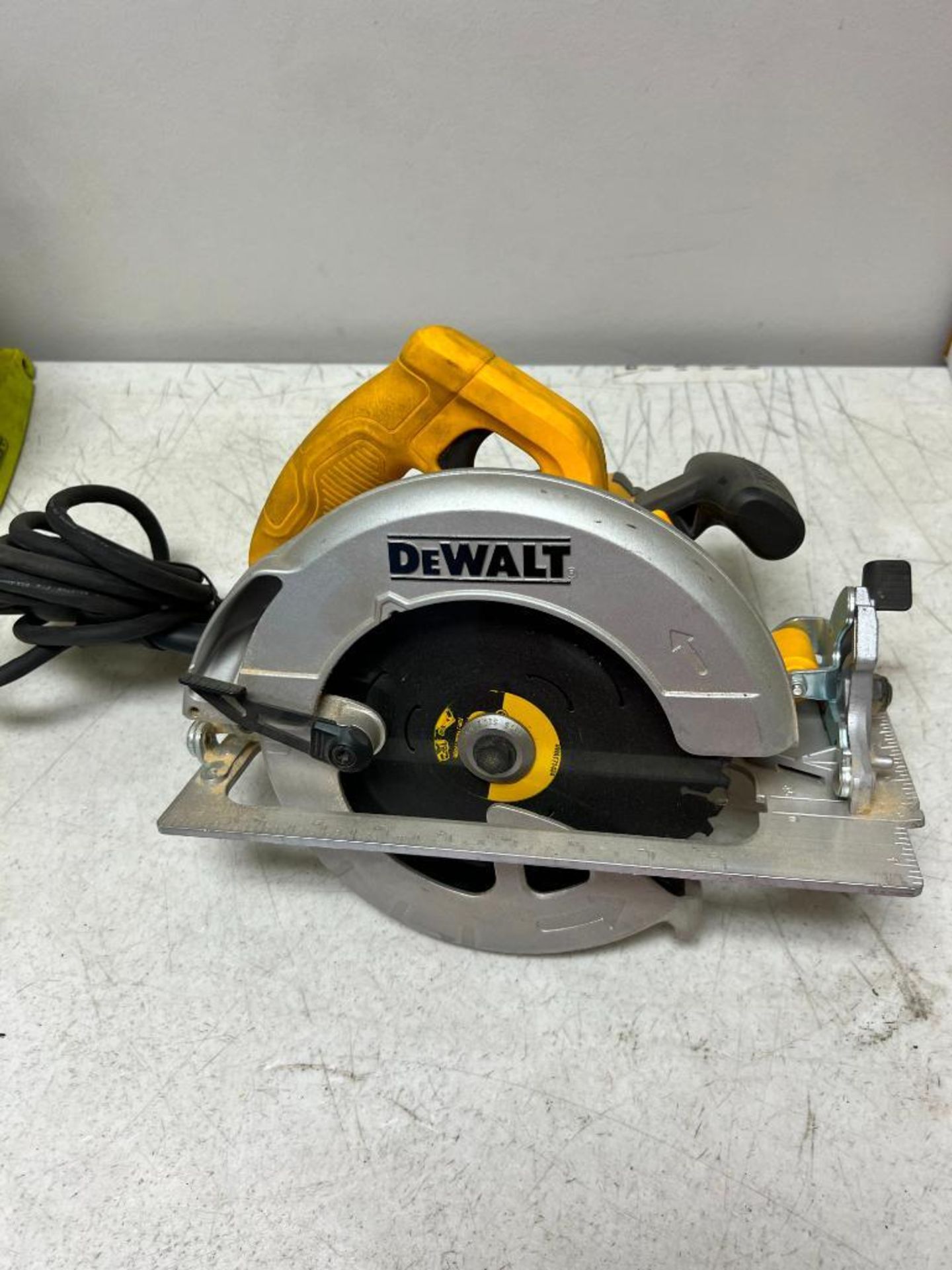 Dewalt Electric 7-1/4" Circular Saw, Model DWE575