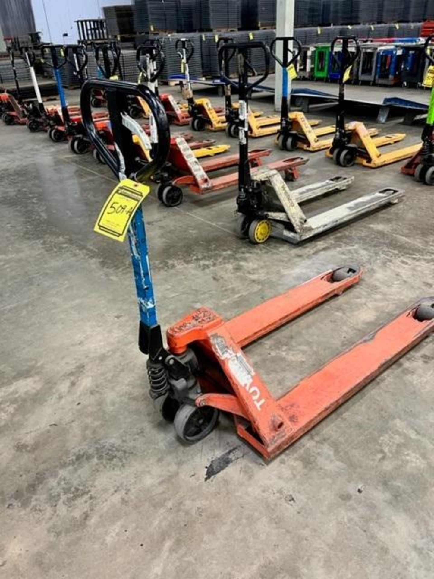 Toyota 5,500 LB. Pallet Jack ($10 Loading fee will be added to buyers invoice)