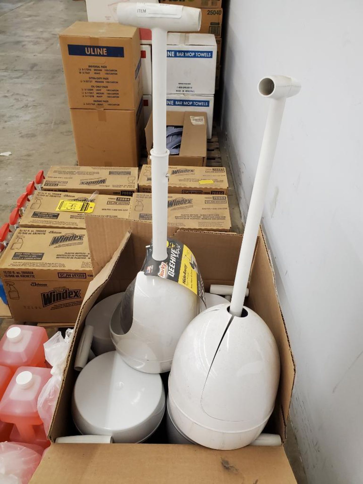 Pallet of Comet Cleaner, Soft Soap, Plungers, Toilet Brush w/ Caddy, Disinfectant Cleaner ($15 Loadi - Image 7 of 8