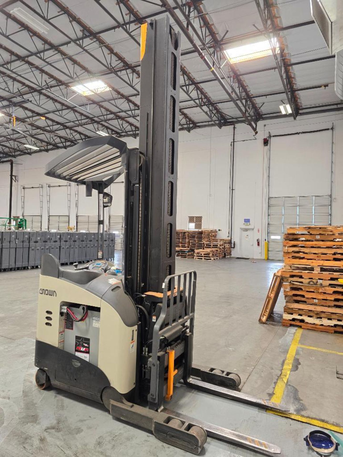 2017 Crown Monomast 4,500-LB. Capacity Reach Truck, Model: RM 6000 Series, 36-Volts, S/N: 1A486193, - Image 3 of 15