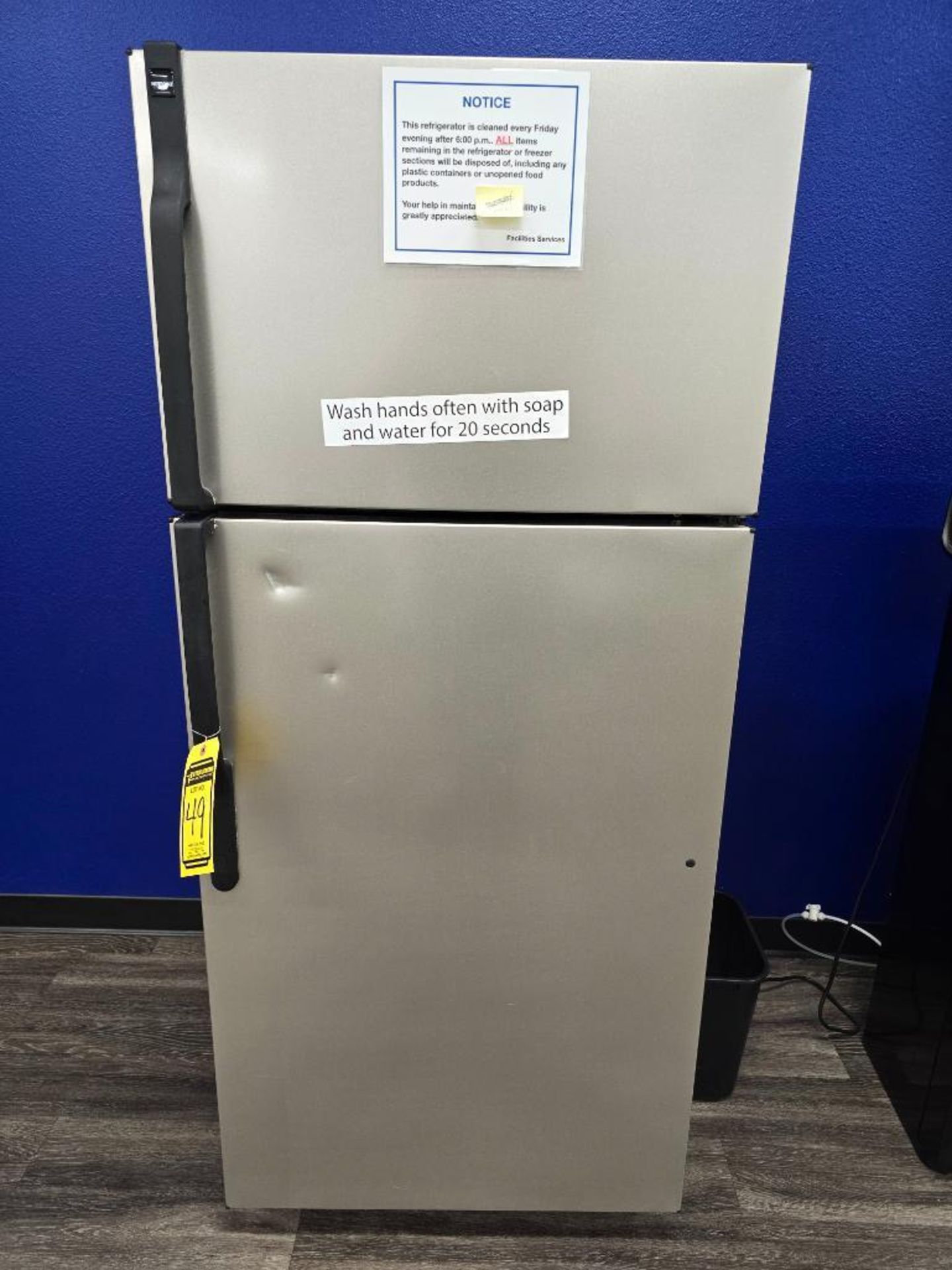 Hotpoint Household Refrigerator/Freezer ($20 Loading Fee Will Be Added To Buyer's Invoice)