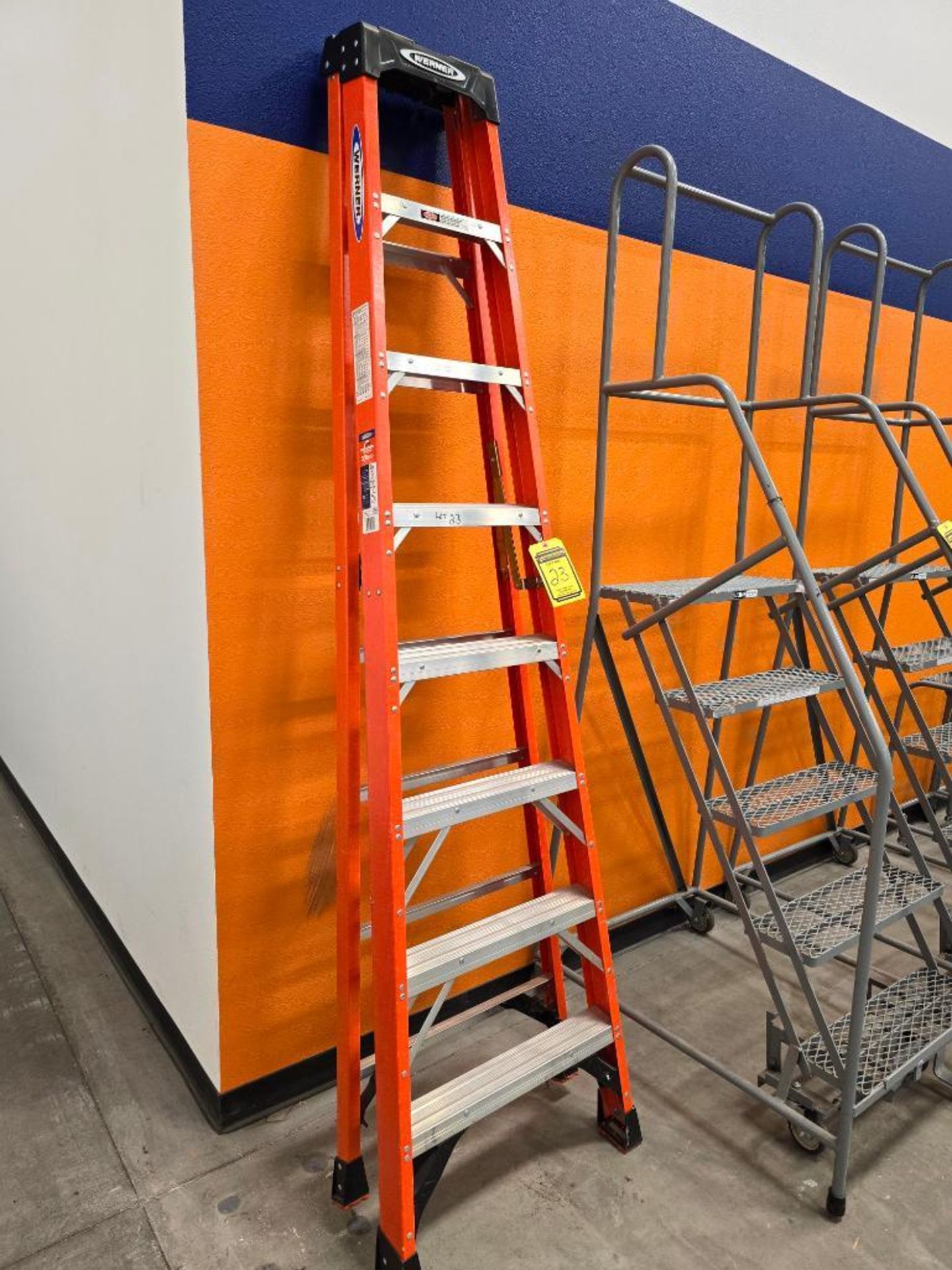 Werner 8' Fiberglass Step Ladder, 2-Wheel Hand Truck, Nover Dolly, U-Line Rolling Tool Seat & Tape A - Image 2 of 7