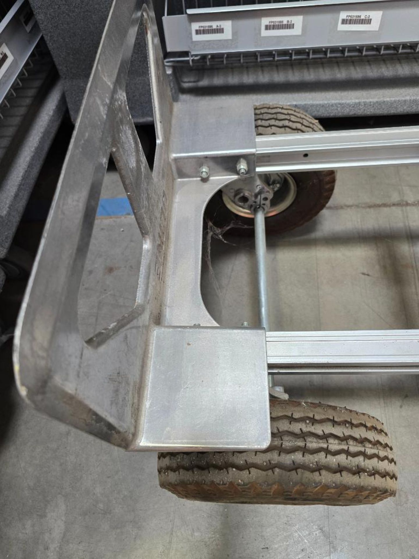 U-Line H-1364 Convertible Hand Truck, Aluminum ($5 Loading Fee Will Be Added To Buyer's Invoice) - Image 3 of 5