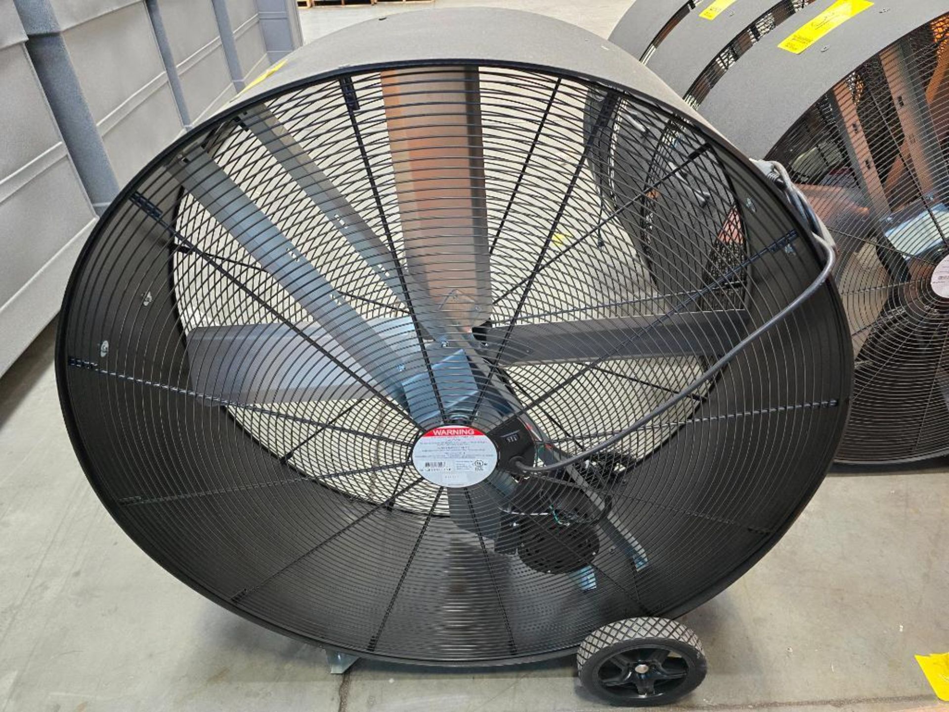U-Line 42" Floor Barrel Fan ($10 Loading Fee Will Be Added To Buyer's Invoice) - Bild 3 aus 3