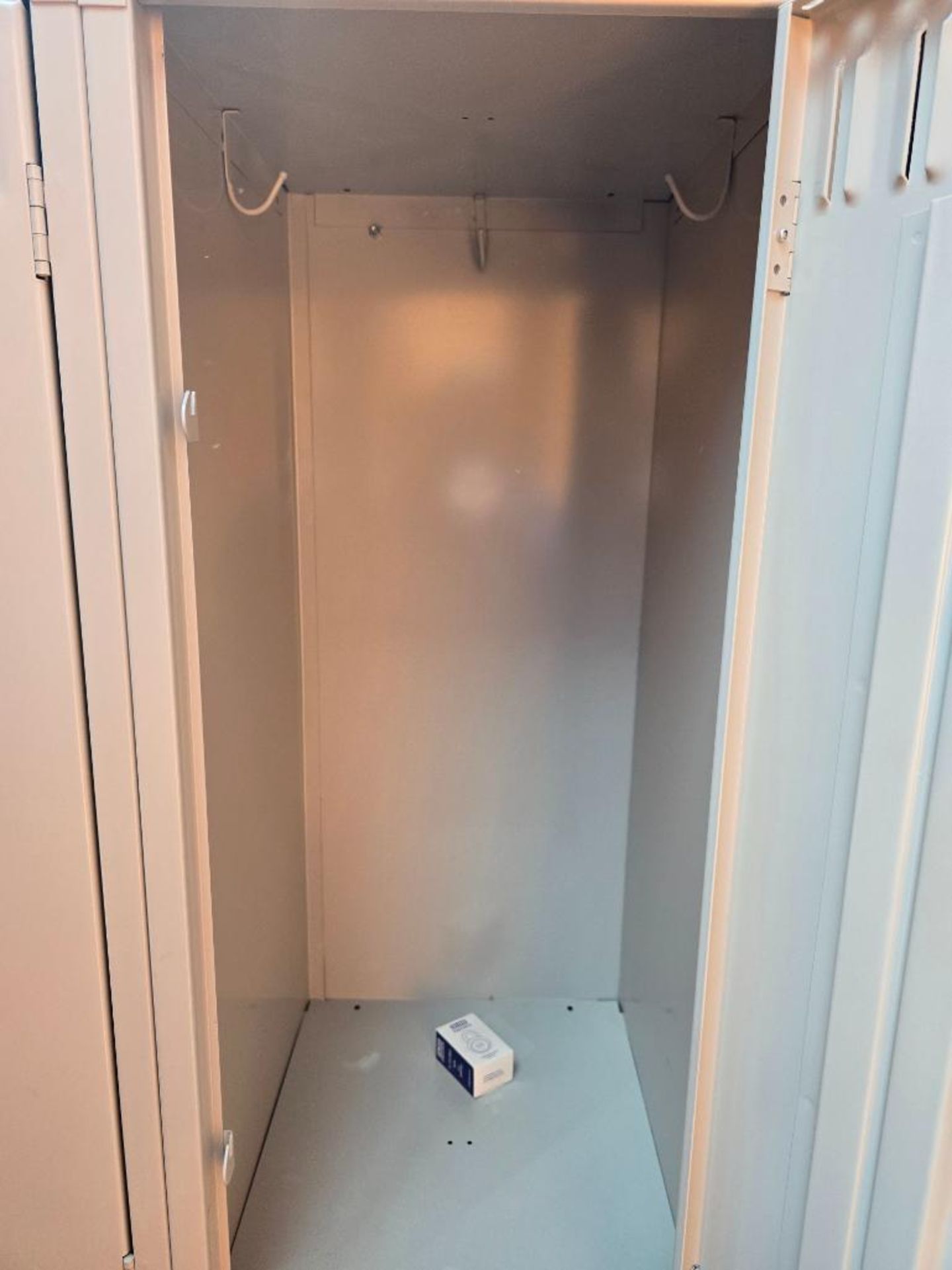 (24) Bank Tennsco Employee Locker System ($100 Loading Fee Will Be Added To Buyer's Invoice) - Image 5 of 5
