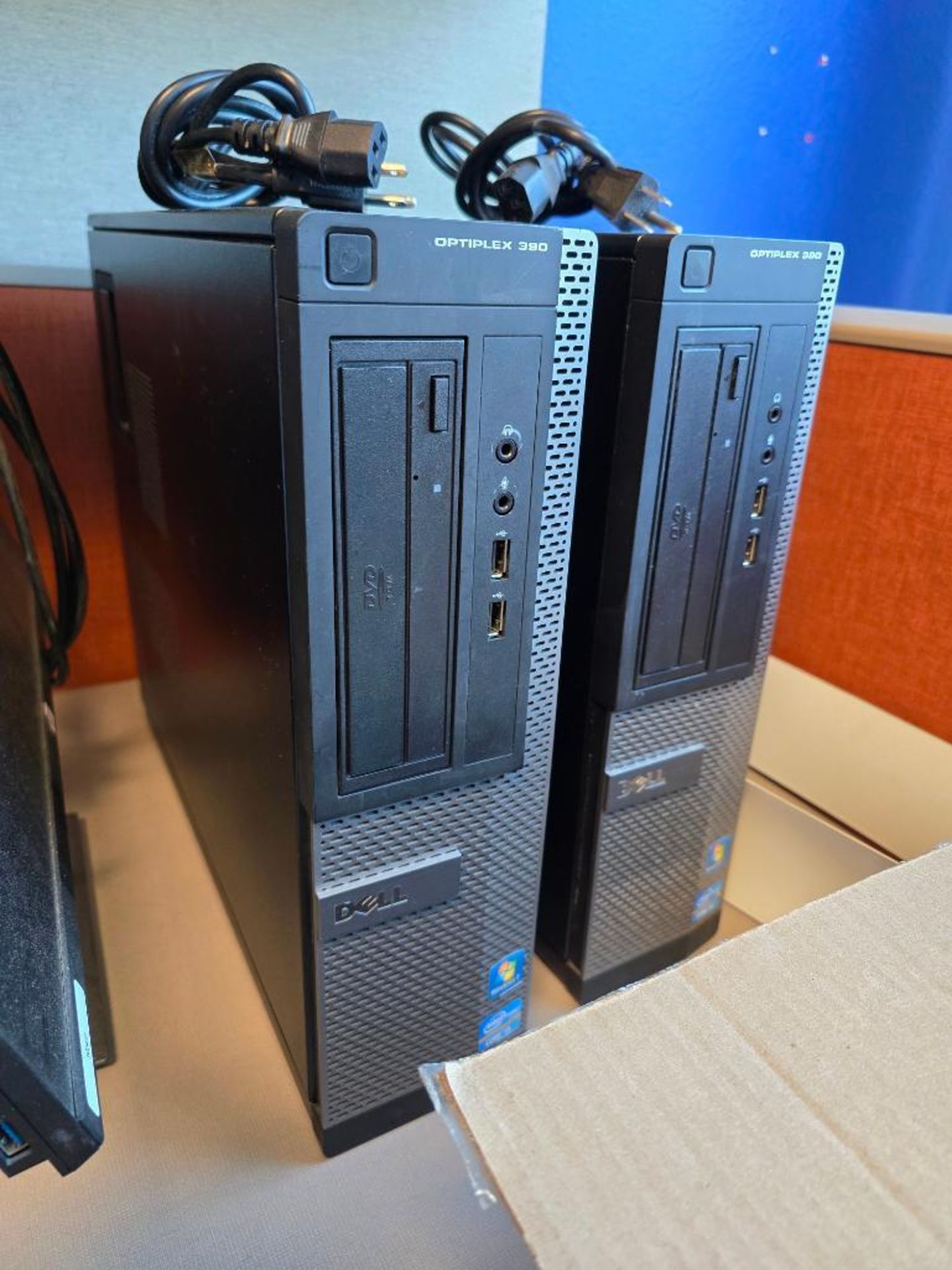 (8) Dell 1907FPC Monitors, (2) Dell OptiPlex 390 Desktop Computers ($20 Loading Fee Will Be Added To - Image 5 of 7
