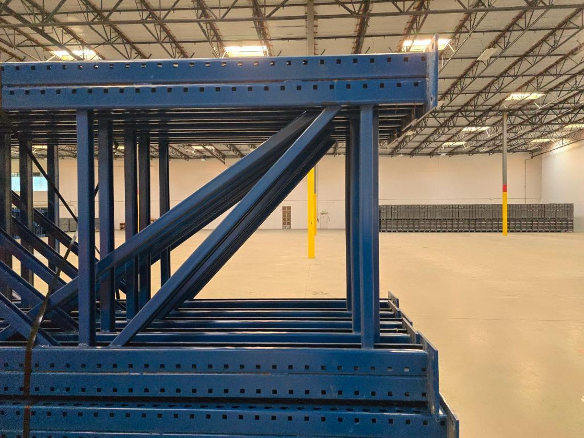 (20X) 42" X 26' Teardrop Pallet Rack Uprights, 3" X 3" Columns, Welded, 10" X 10" Seismic Foot Plate - Image 8 of 10