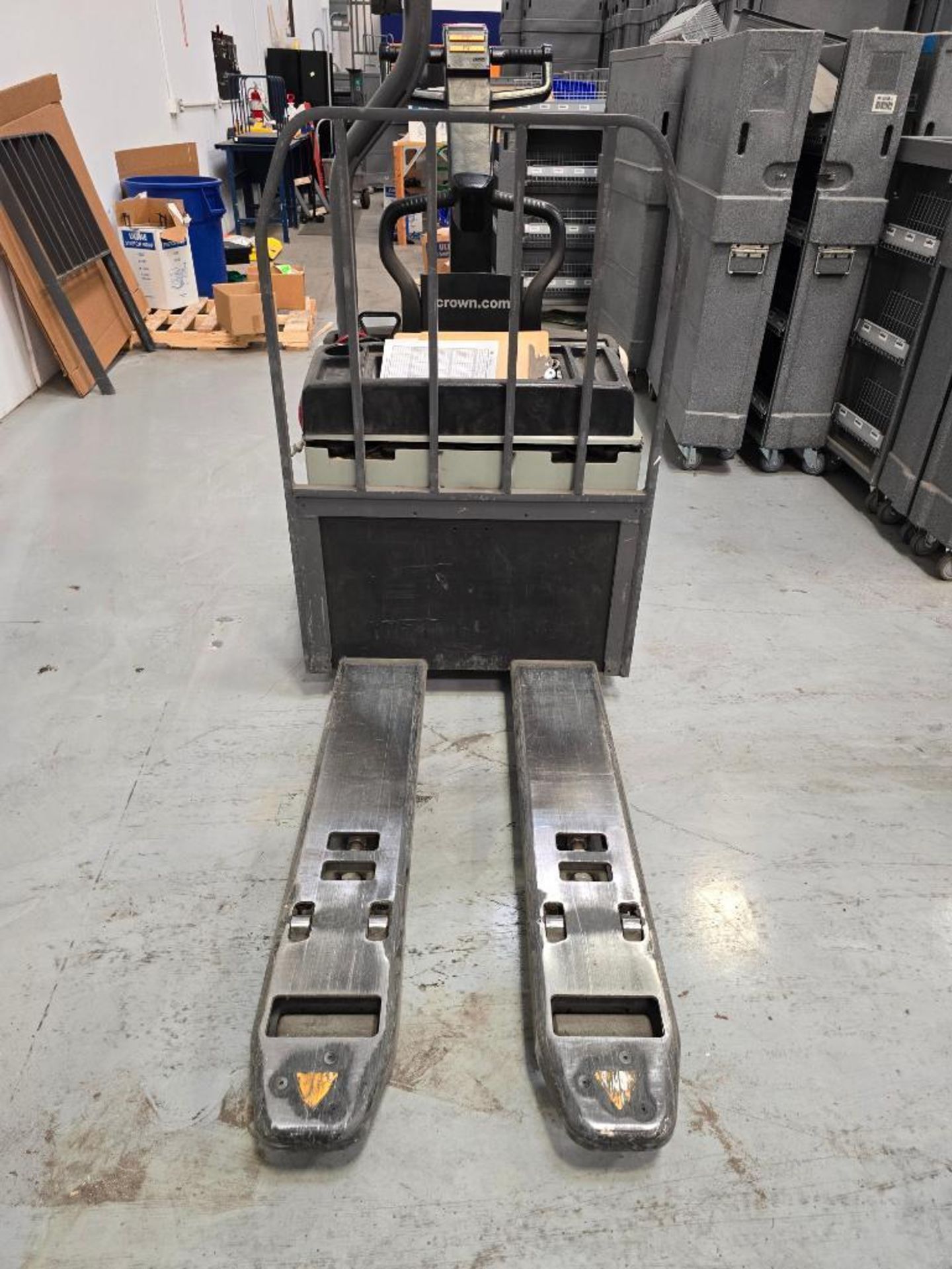 2017 Crown Pallet Truck, PE 4500 Series, S/N 10035045, 588 Hours - Image 6 of 10