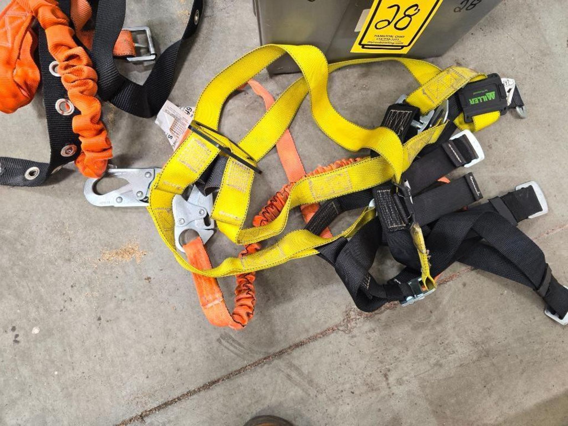 Box of Ratchet Straps & Fall Protection Rigs - Image 5 of 5