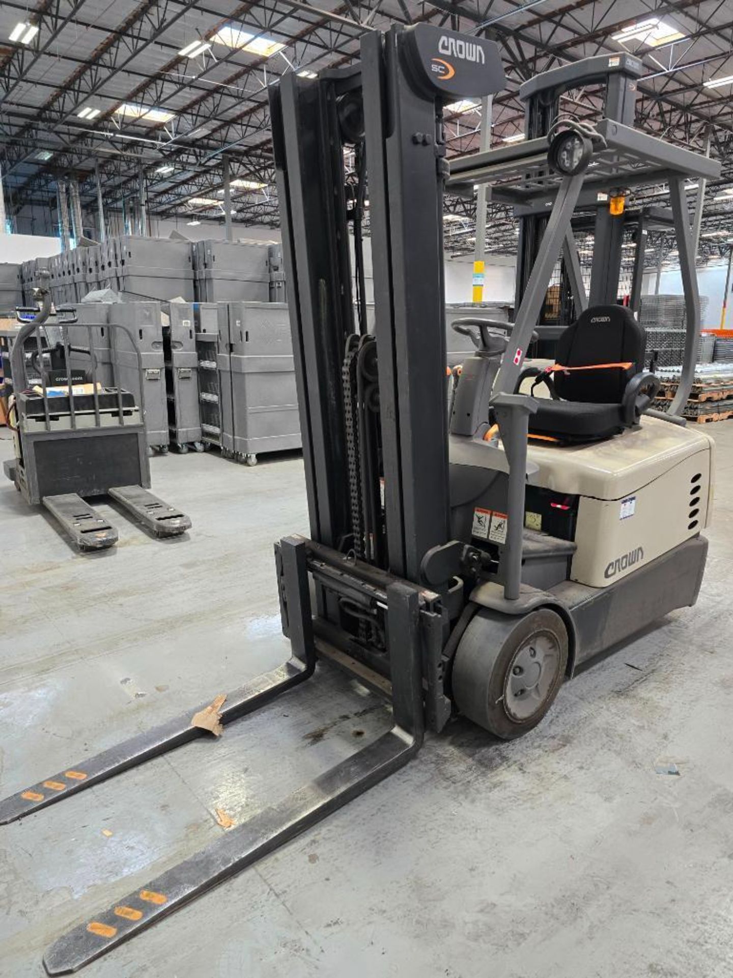 2011 Crown 2,850-LB. Capacity 3-Wheel Electric Forklift, Model: SC 5200 Series, S/N: 9A189853. 190" - Image 7 of 15