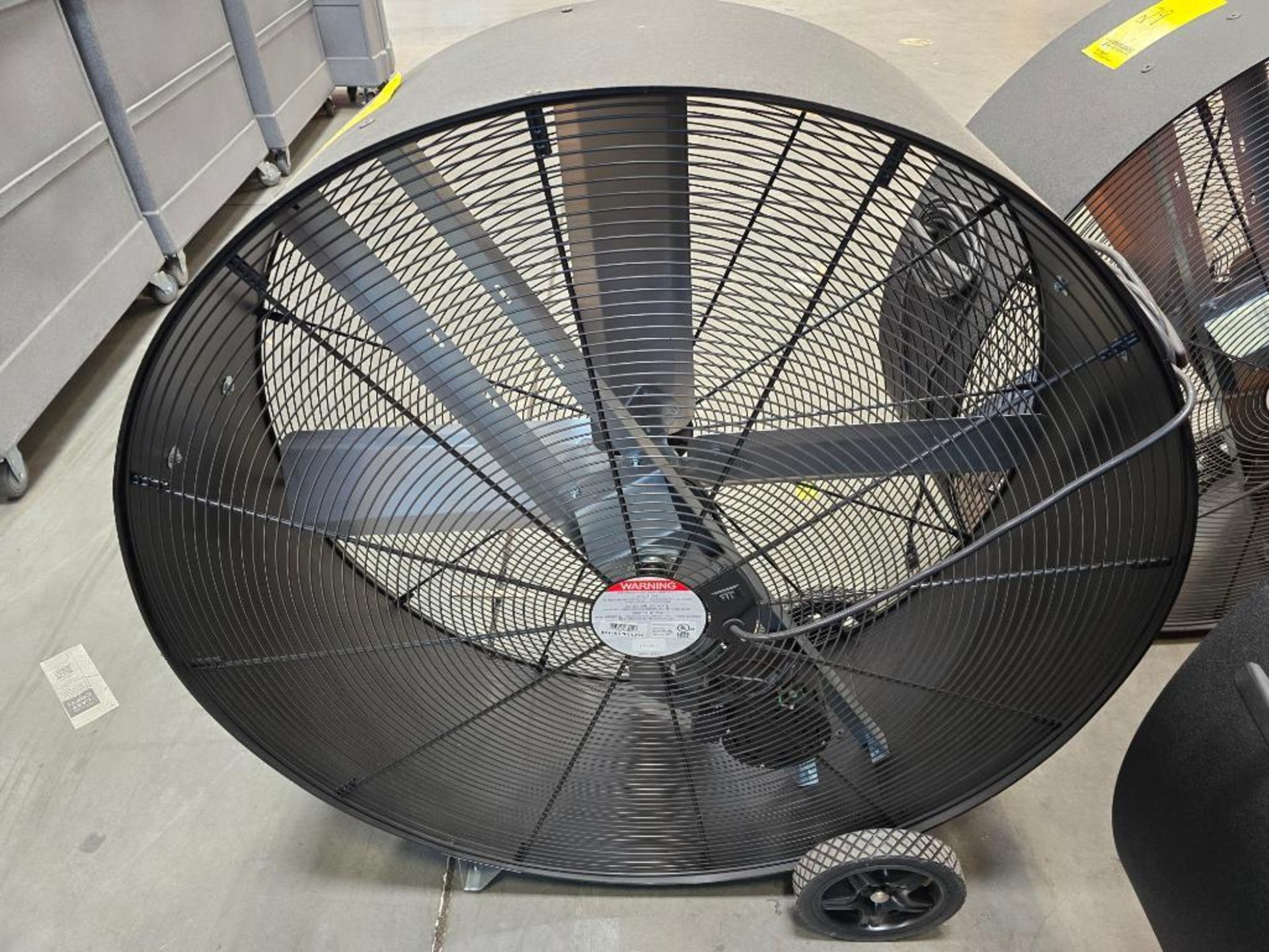 U-Line 42" Floor Barrel Fan ($10 Loading Fee Will Be Added To Buyer's Invoice) - Bild 3 aus 3