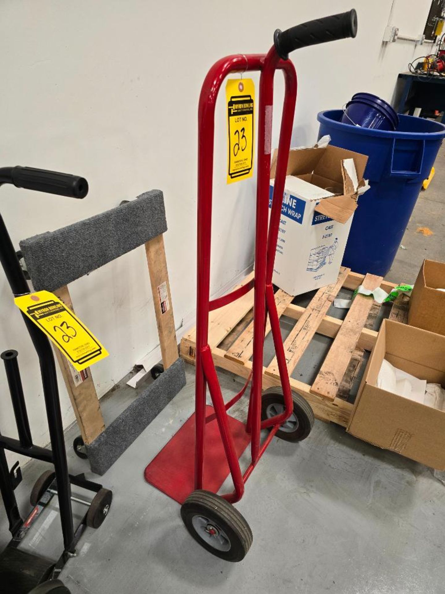 Werner 8' Fiberglass Step Ladder, 2-Wheel Hand Truck, Nover Dolly, U-Line Rolling Tool Seat & Tape A - Image 6 of 7