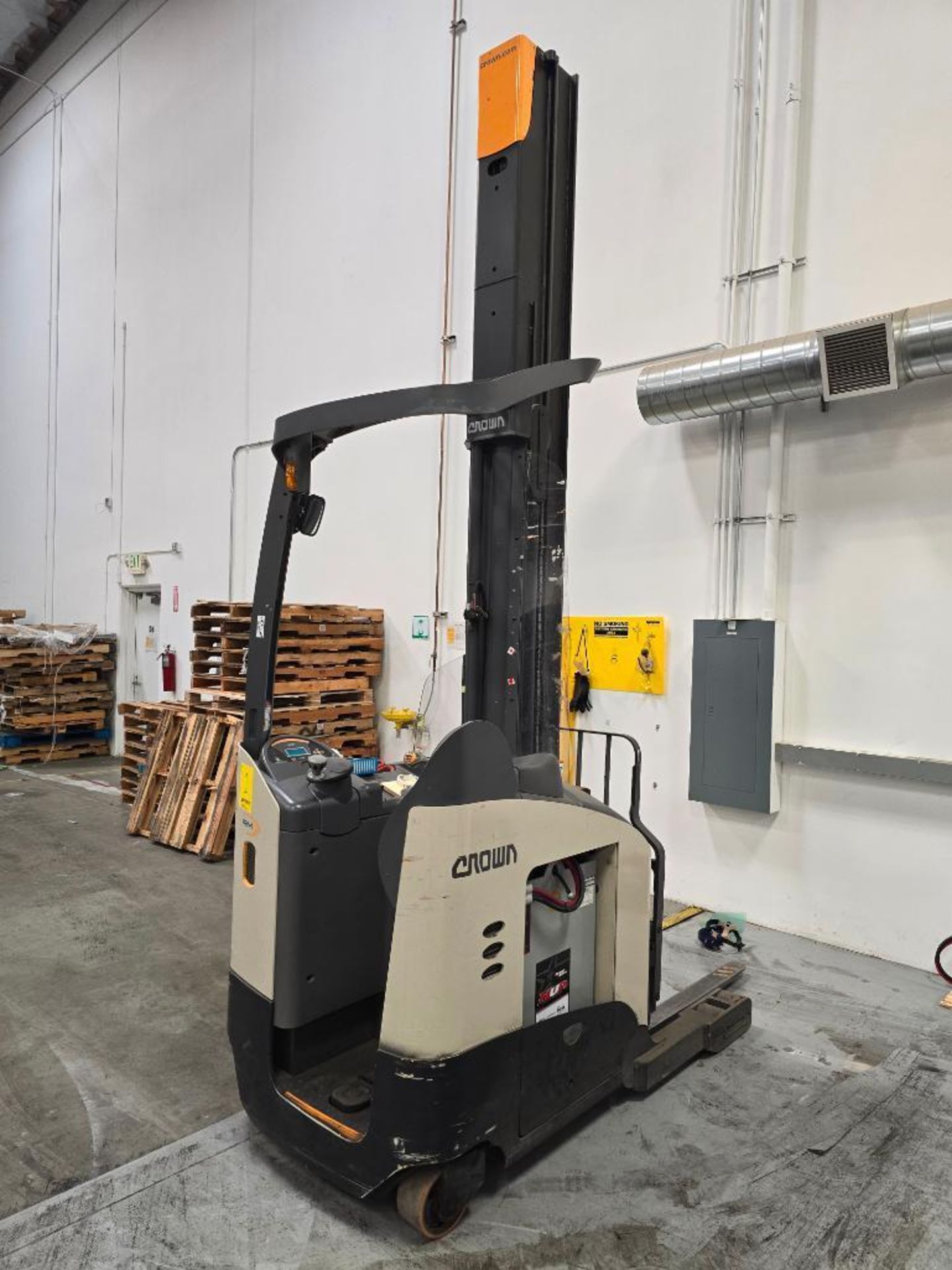 2017 Crown Monomast 4,500-LB. Capacity Reach Truck, Model: RM 6000 Series, 36-Volts, S/N: 1A486193, - Image 4 of 15
