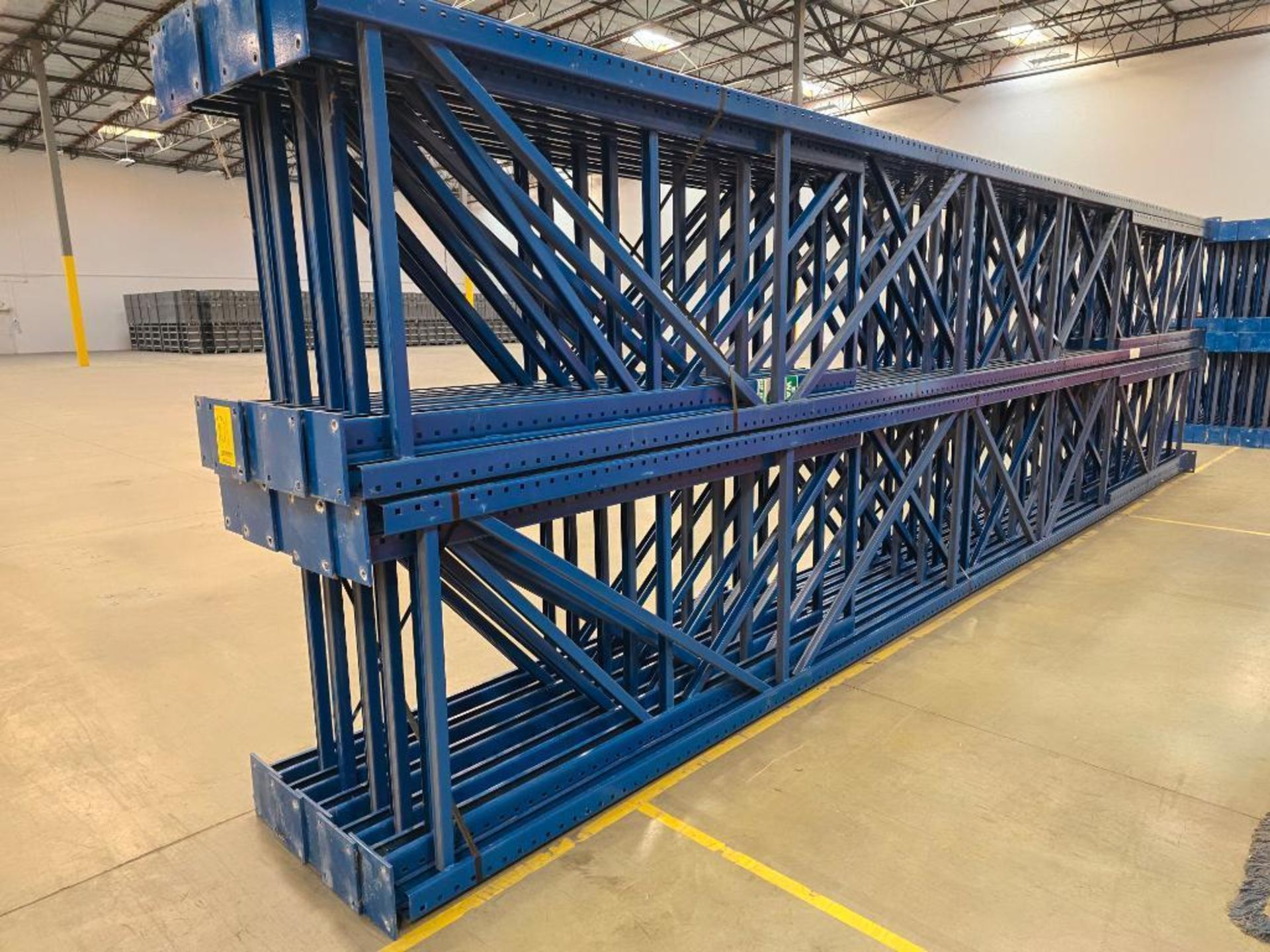 (20X) 42" X 26' Teardrop Pallet Rack Uprights, 3" X 3" Columns, Welded, 10" X 10" Seismic Foot Plate - Image 5 of 10