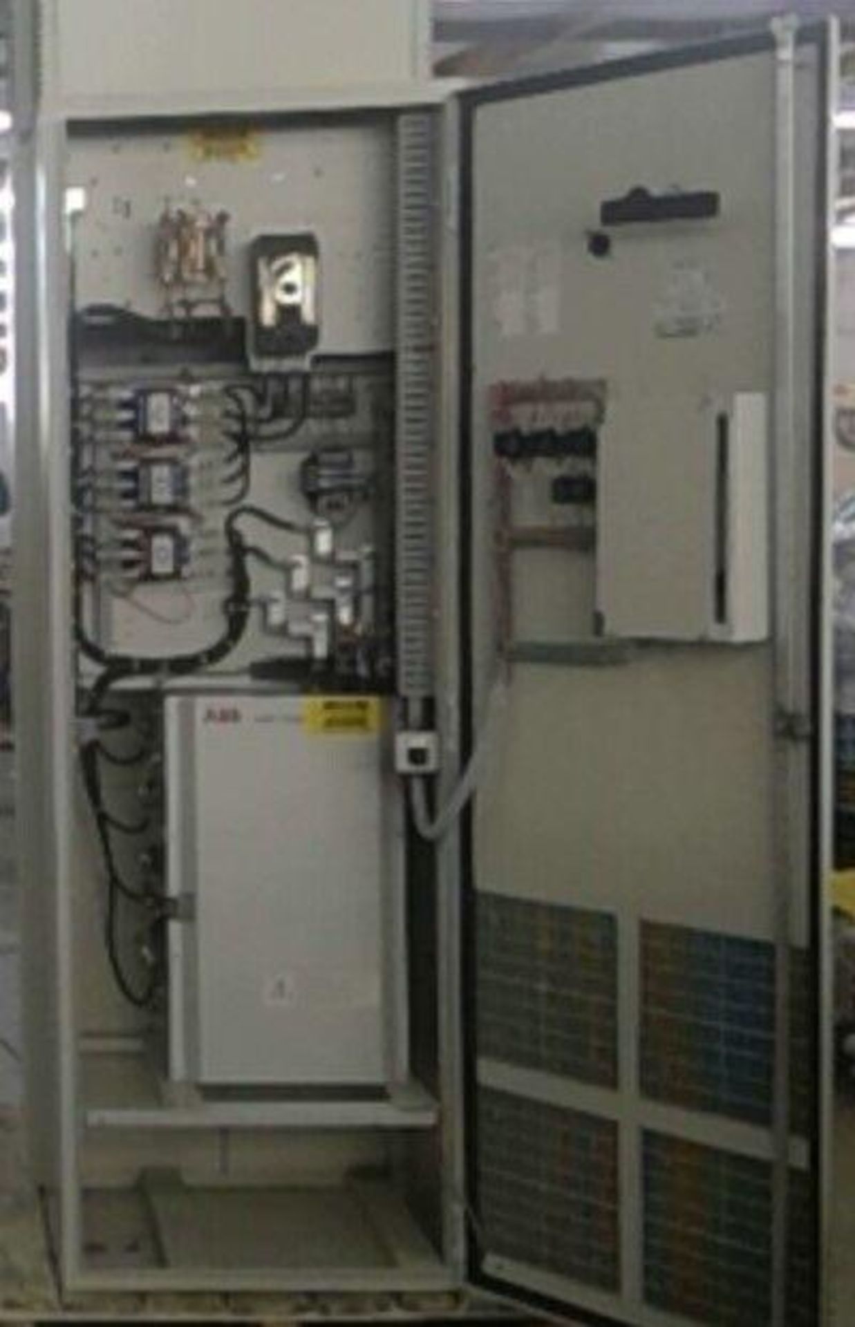 ABB ACS504050400P0 Variable Frequency Drive, 500 V, Enclosure Type 12 - Image 4 of 7