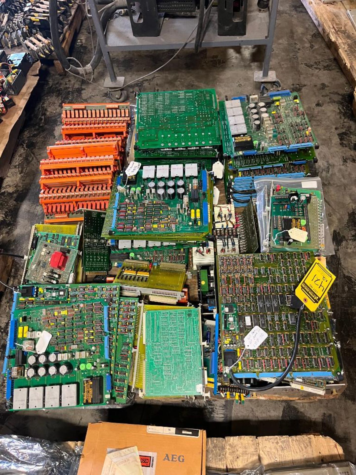 (2) Skids Consisting of AEG Modicon Modbus Plus Bridge Multiplexers, Brushless Motor Drivers, Modico - Bild 11 aus 14