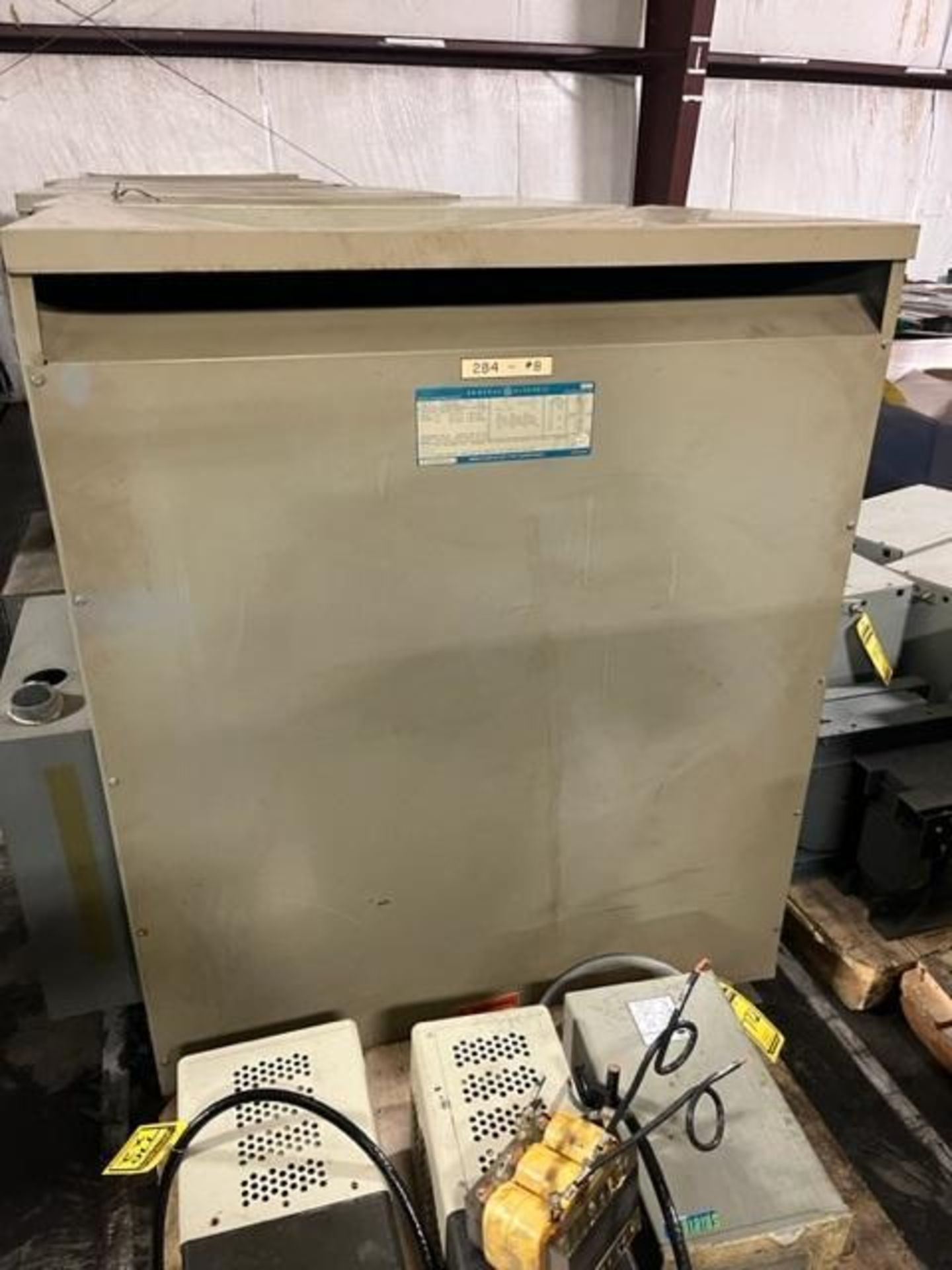 General Electric NEMA Class AA Dry Type Transformer, Model 9T23B4018G06, 440 KVA, 3-Phase, 60 Hz - Bild 2 aus 3