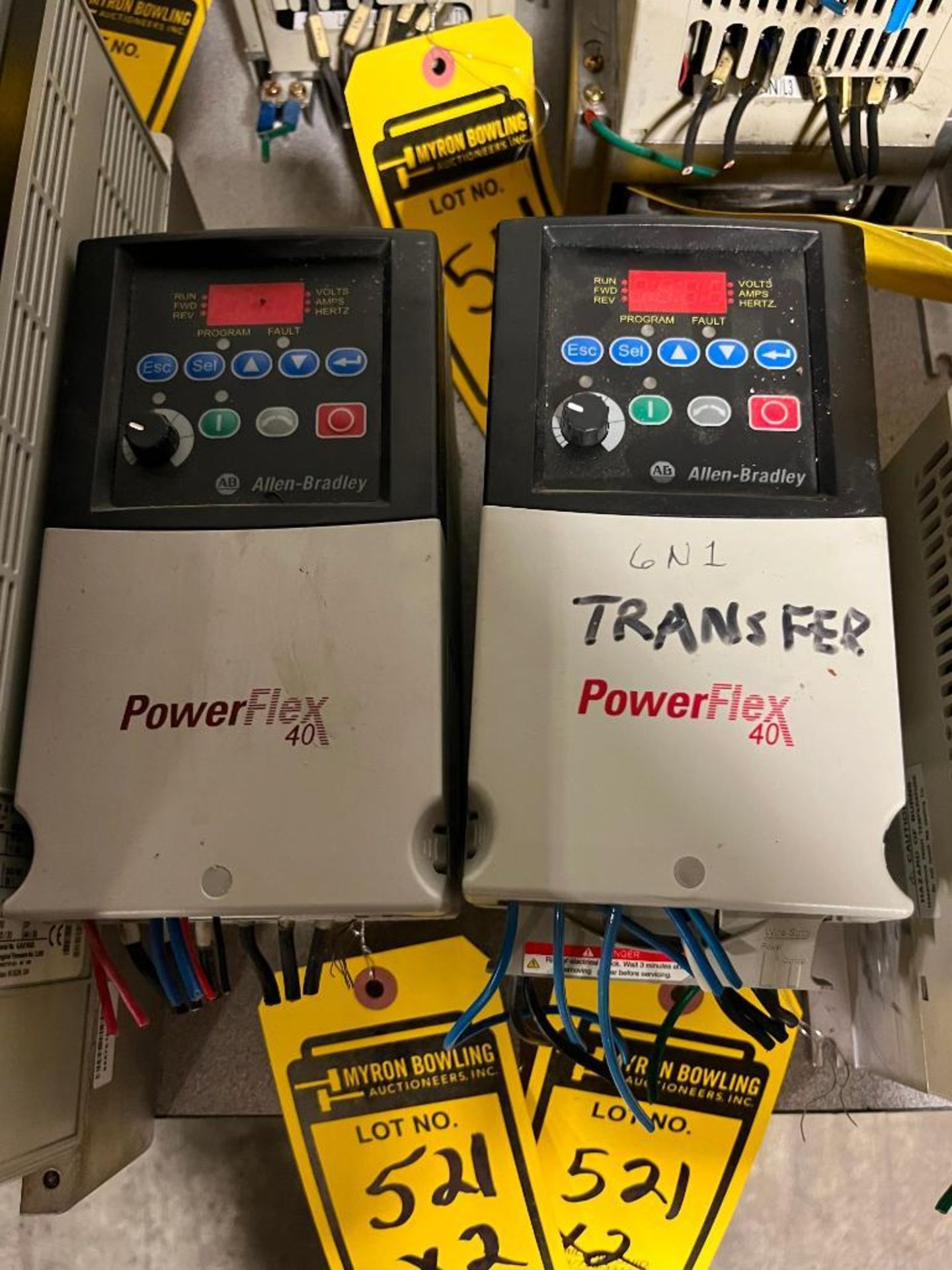 (2x) Allen Bradley Power Flex40 AC Drives, Series A, Input Single Phase, Output 3-Phase - Bild 2 aus 3