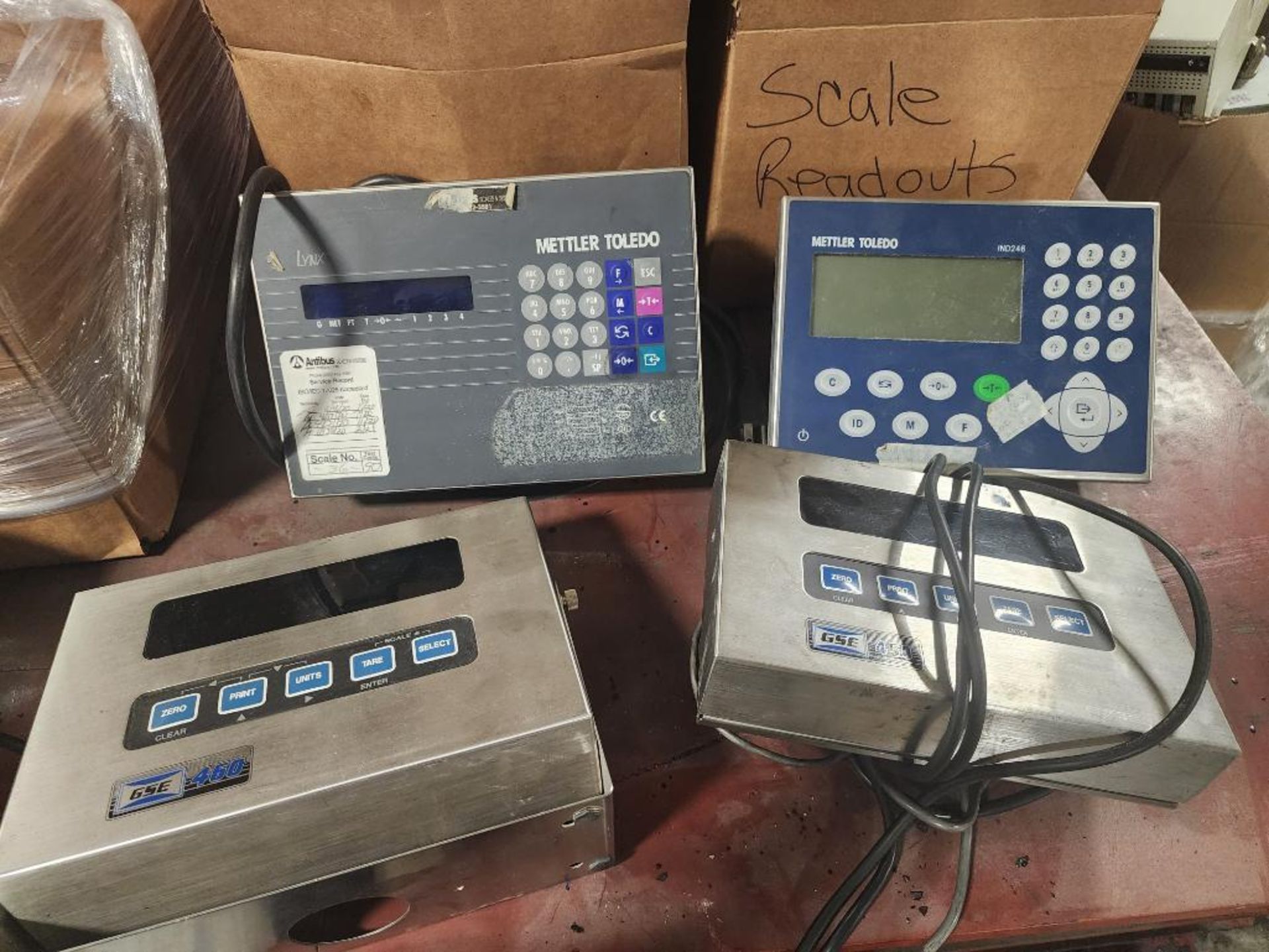 (4) Scale Readouts; (2) Mettler Toledo's, (2) GSE's, GSE 460, GSE 450, Mettler Toledo Lynx, Mettler