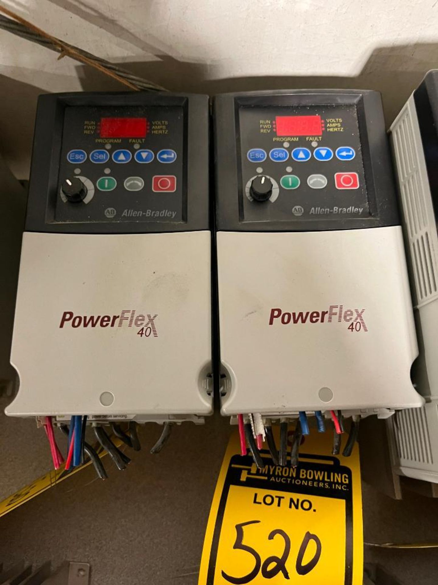 (2x) Allen Bradley Power Flex40 AC Drives, Series A, Input Single Phase, Output 3-Phase - Image 2 of 3