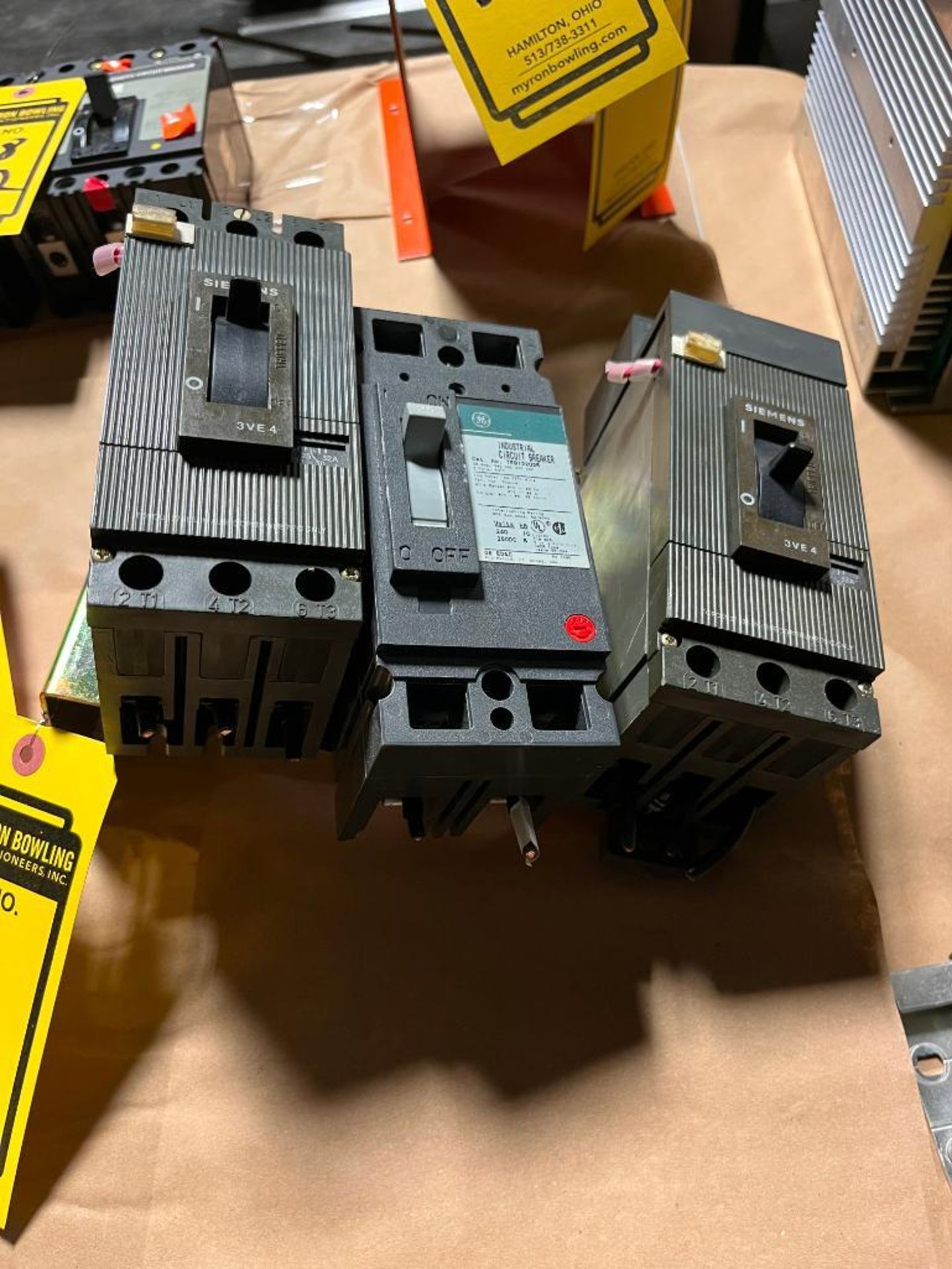 (3x) Circuit Breakers; (2) Siemens Circuit Breaker (1) GE Circuit Breaker