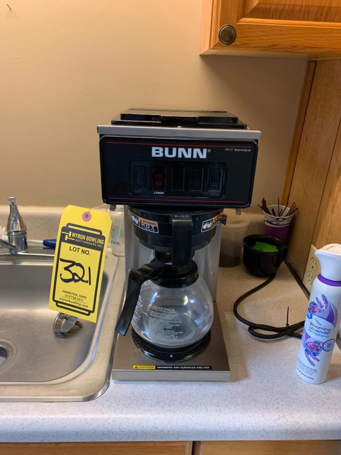 GE Microwave & Bunn Coffee Maker - Image 2 of 2