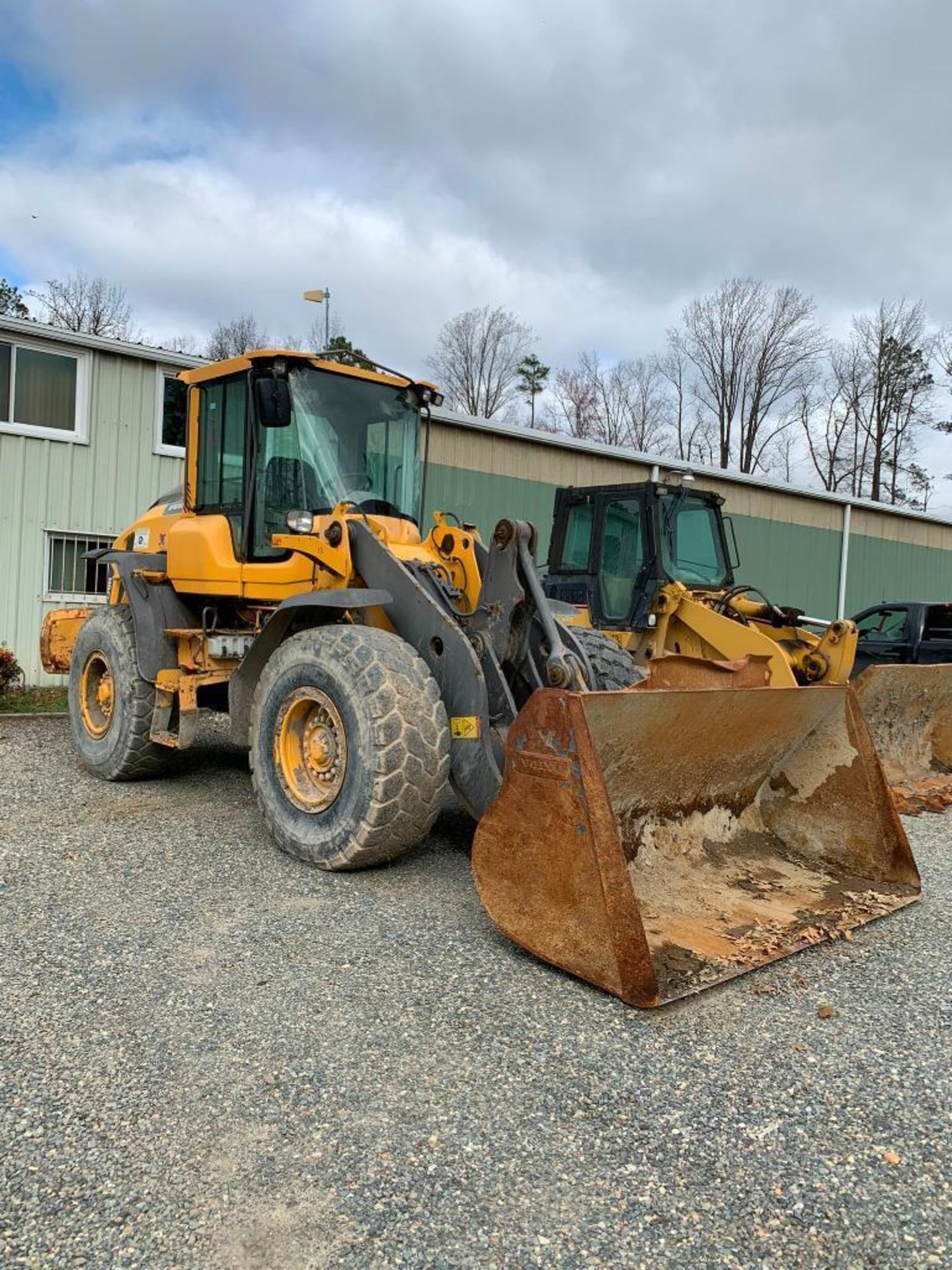 2015 Volvo L70H Wheel Loader, Engine Model: D6J, 154-HP, 102" W Volvo Bucket, Pin: VCE070HT0S622347, - Image 2 of 17