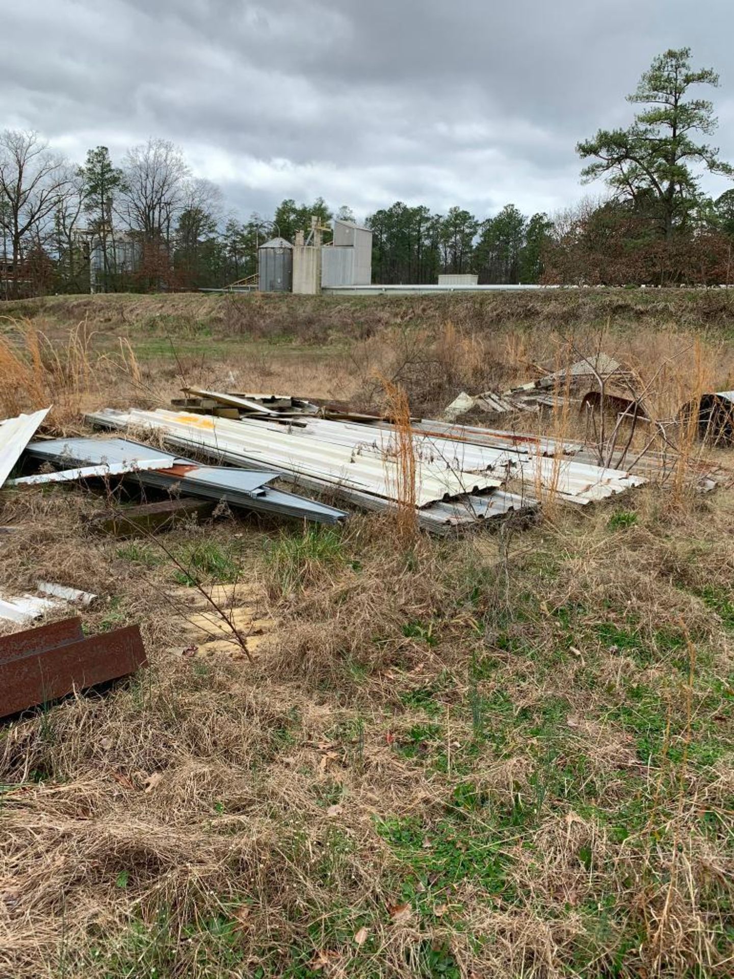 Scrap Content Along Woodline: (3) Sheds, Ducting, Terex Machine Part, Drag Line Bucket, Siding, Rota - Image 31 of 31