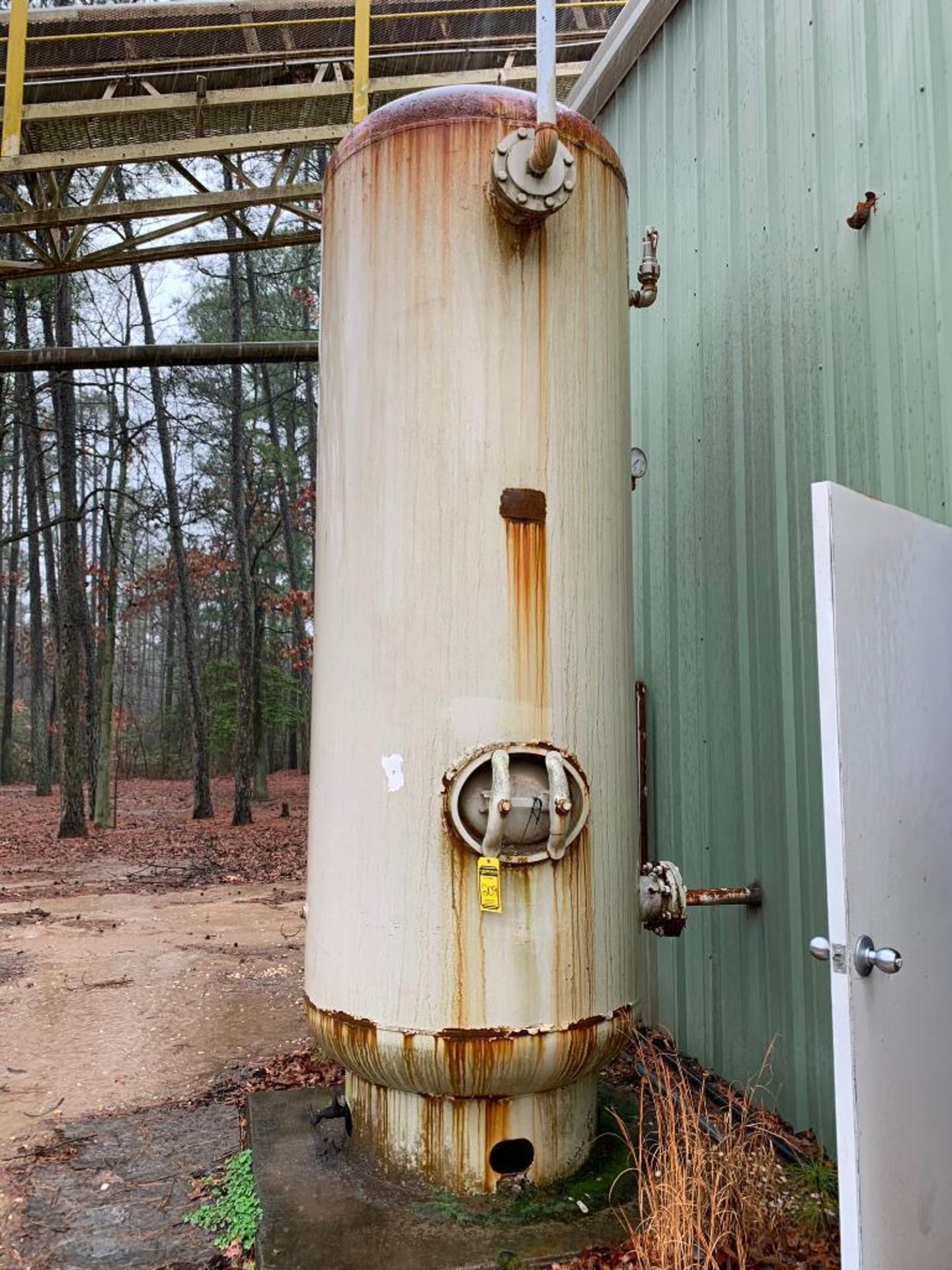 Vertical Air Receiving Tank, Approx. 200-Gallon