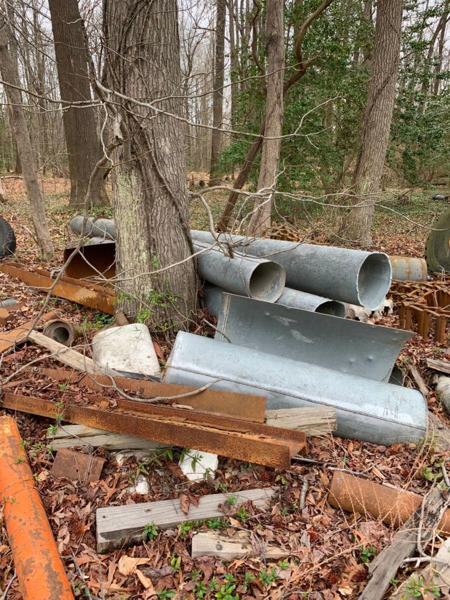 Scrap Content Along Woodline: (3) Sheds, Ducting, Terex Machine Part, Drag Line Bucket, Siding, Rota - Image 3 of 31