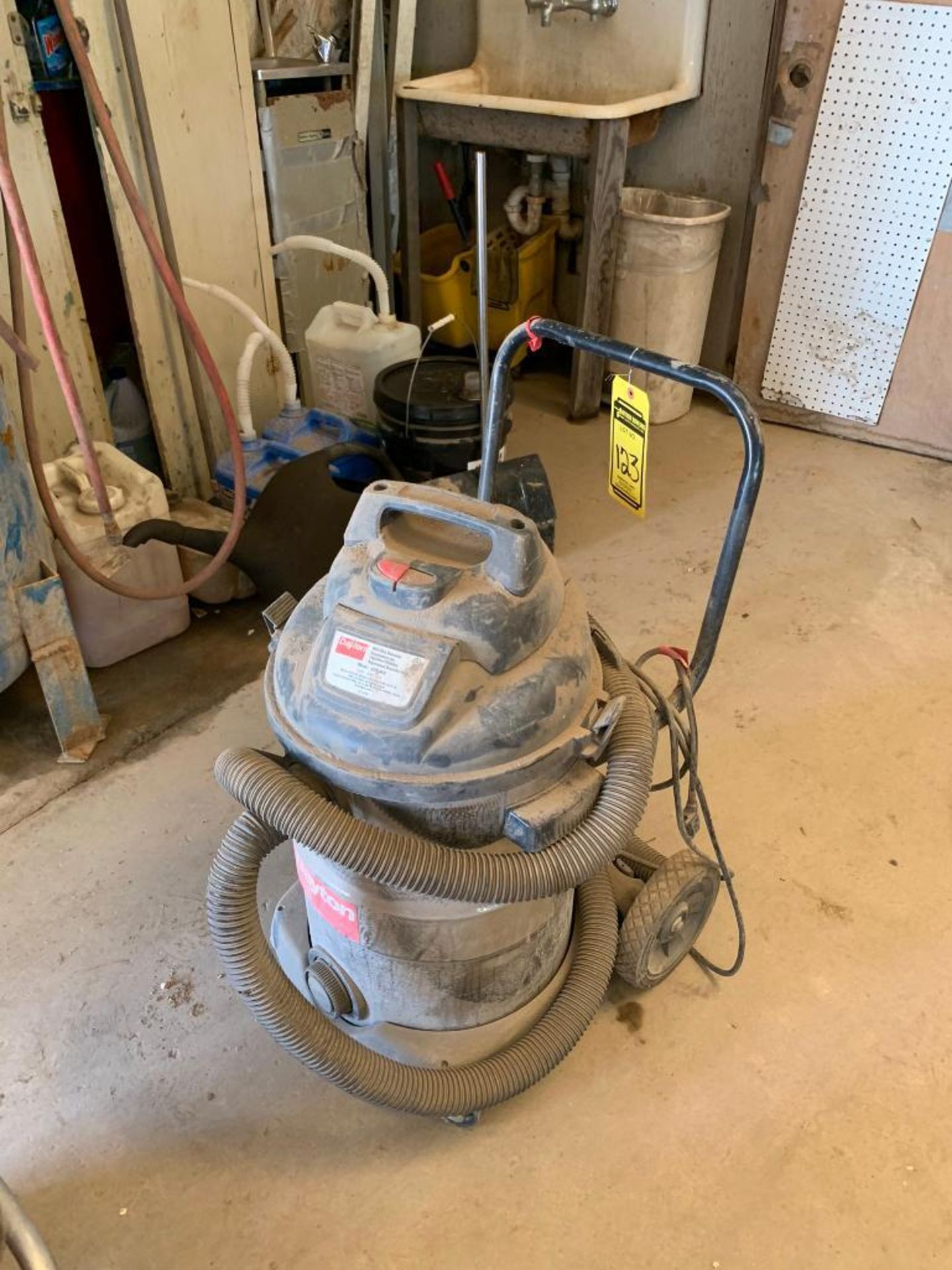 Dayton Wet/Dry Vacuum