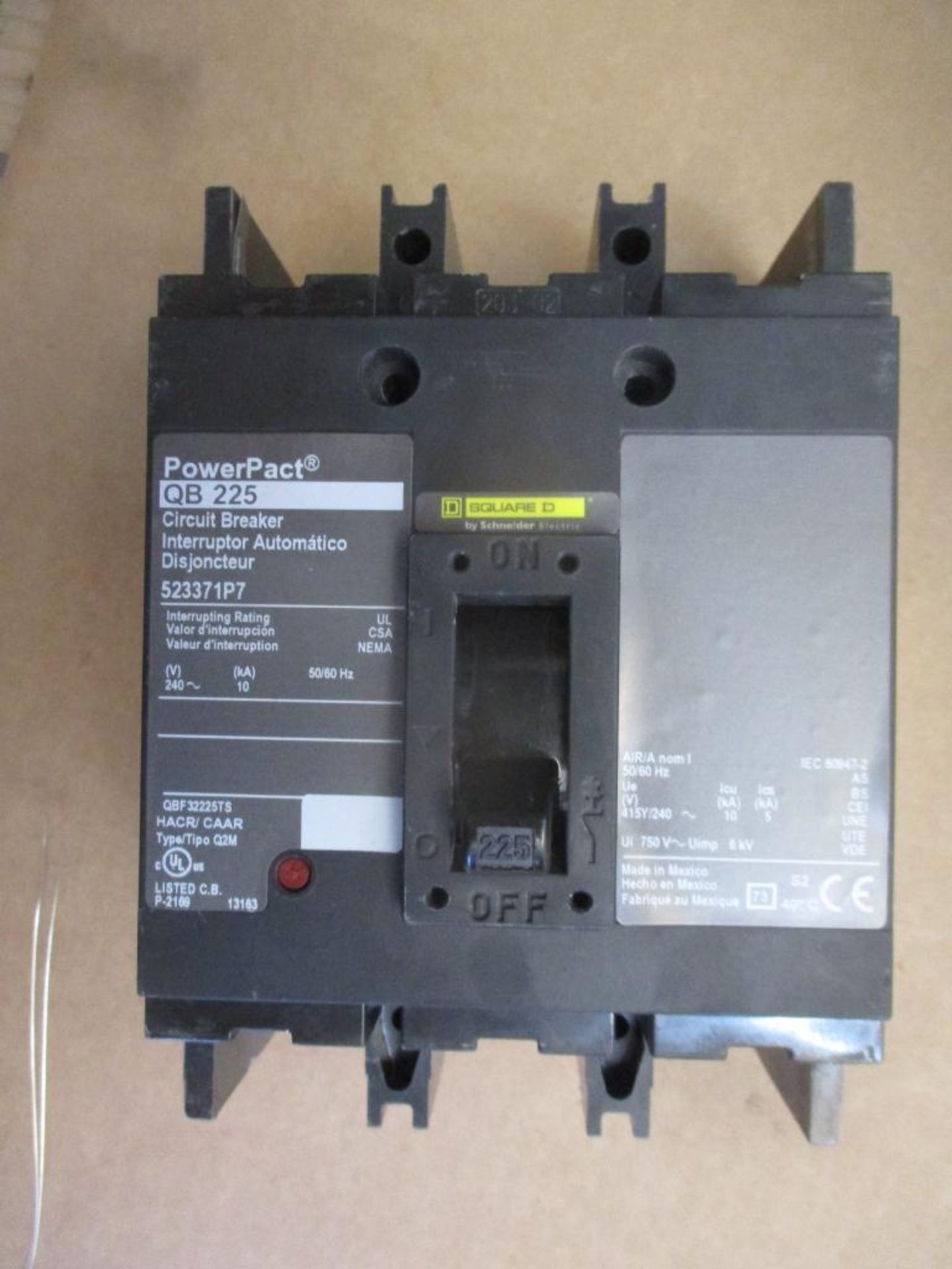 Square D 225 AMP Circuit Breaker, 523371P7, 225A, 3P, 240VAC, PowerPacT QB225 (New in Box)