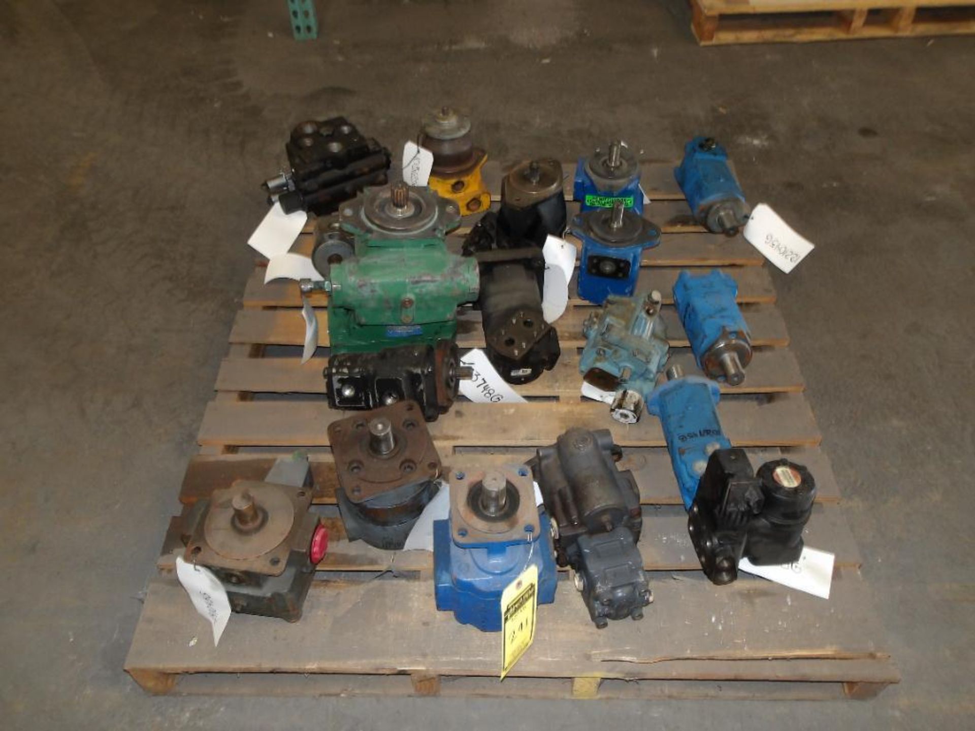 (19) Hydraulic Pumps & Gear Motors; Dennison, Parker, Rexroth, Eaton, John Deere, Sauer/Danfoss, Nac