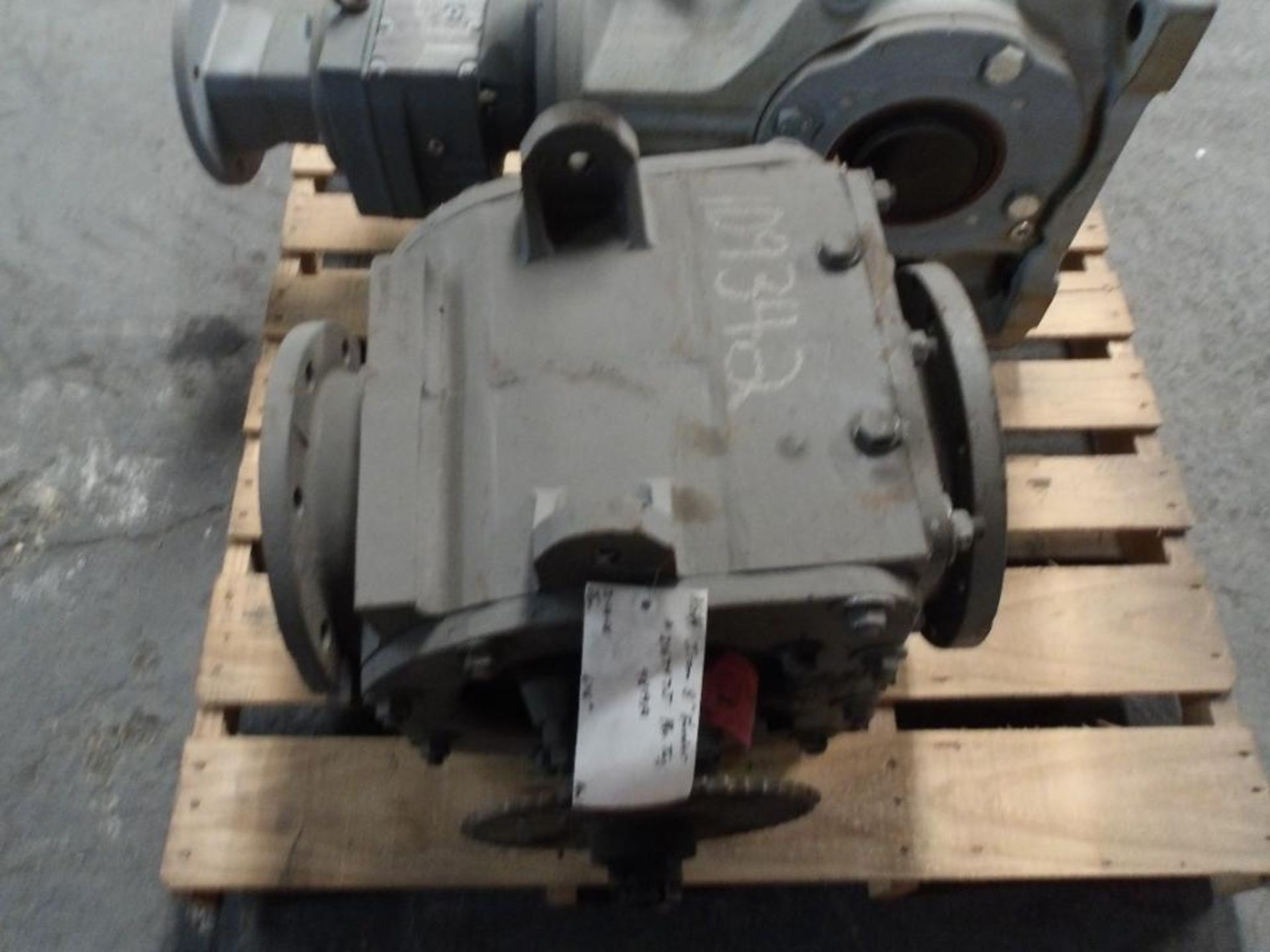 Sew Eurodrive Gearbox & Feeder, Gearbox Type KA107BR77AM184, Ratio: 222.00, Feeder, 8", No Tag (New) - Bild 4 aus 5