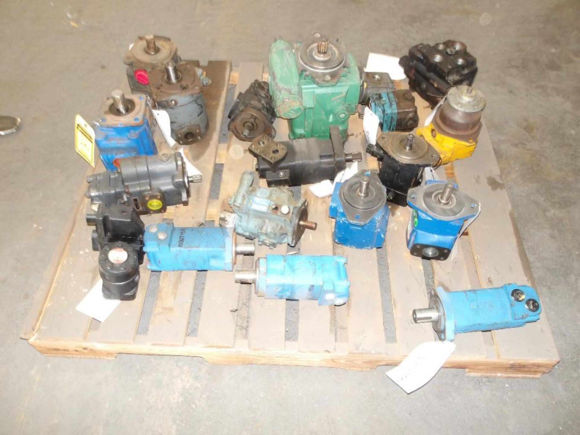 (19) Hydraulic Pumps & Gear Motors; Dennison, Parker, Rexroth, Eaton, John Deere, Sauer/Danfoss, Nac - Bild 4 aus 4