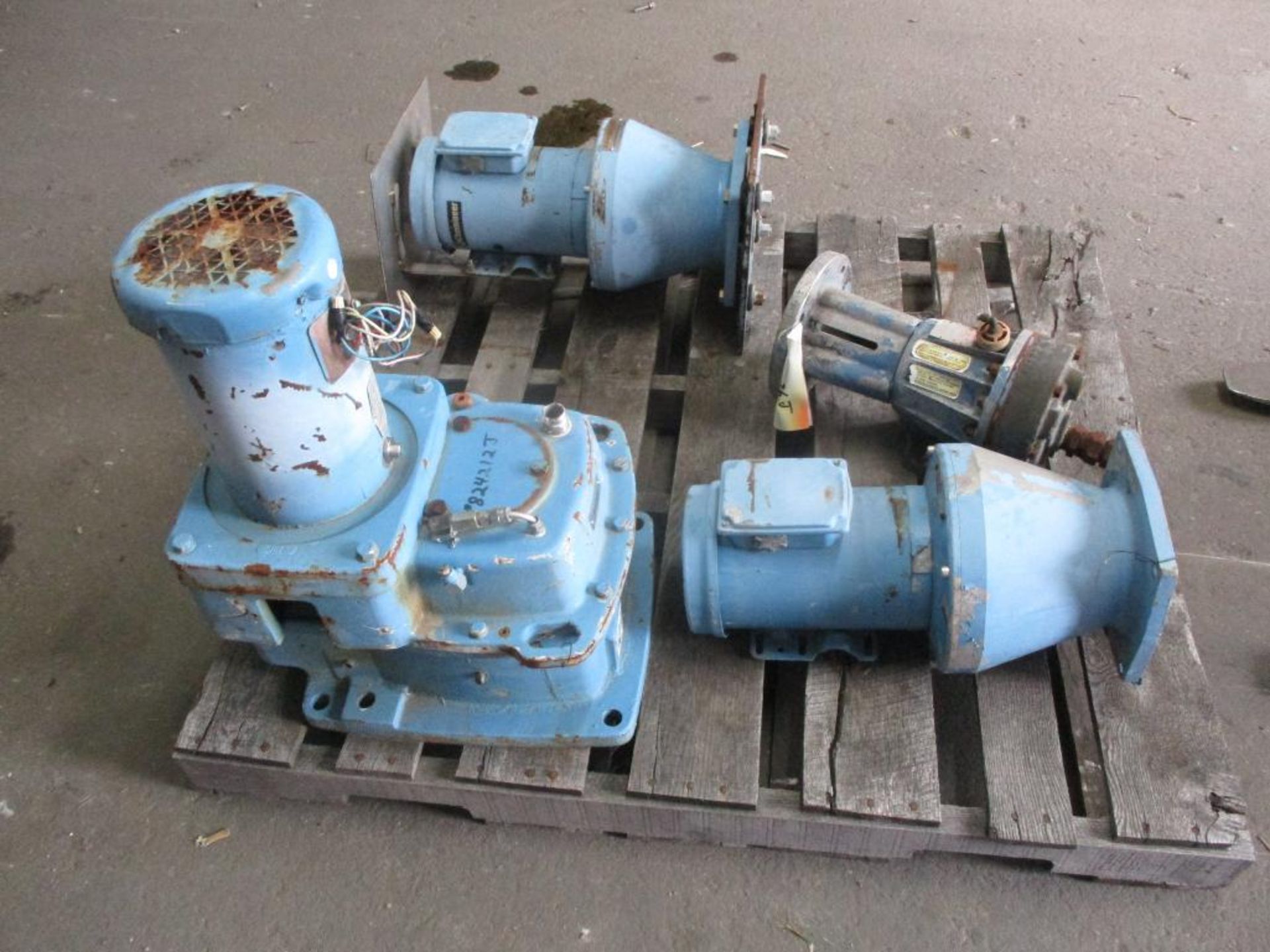 (Used) Chemineer 1 GTA-2 Mixer-2HP, (2) Chemineer 5JTD-1.00 Mixers, D10 Hydra-Cell - Image 2 of 4